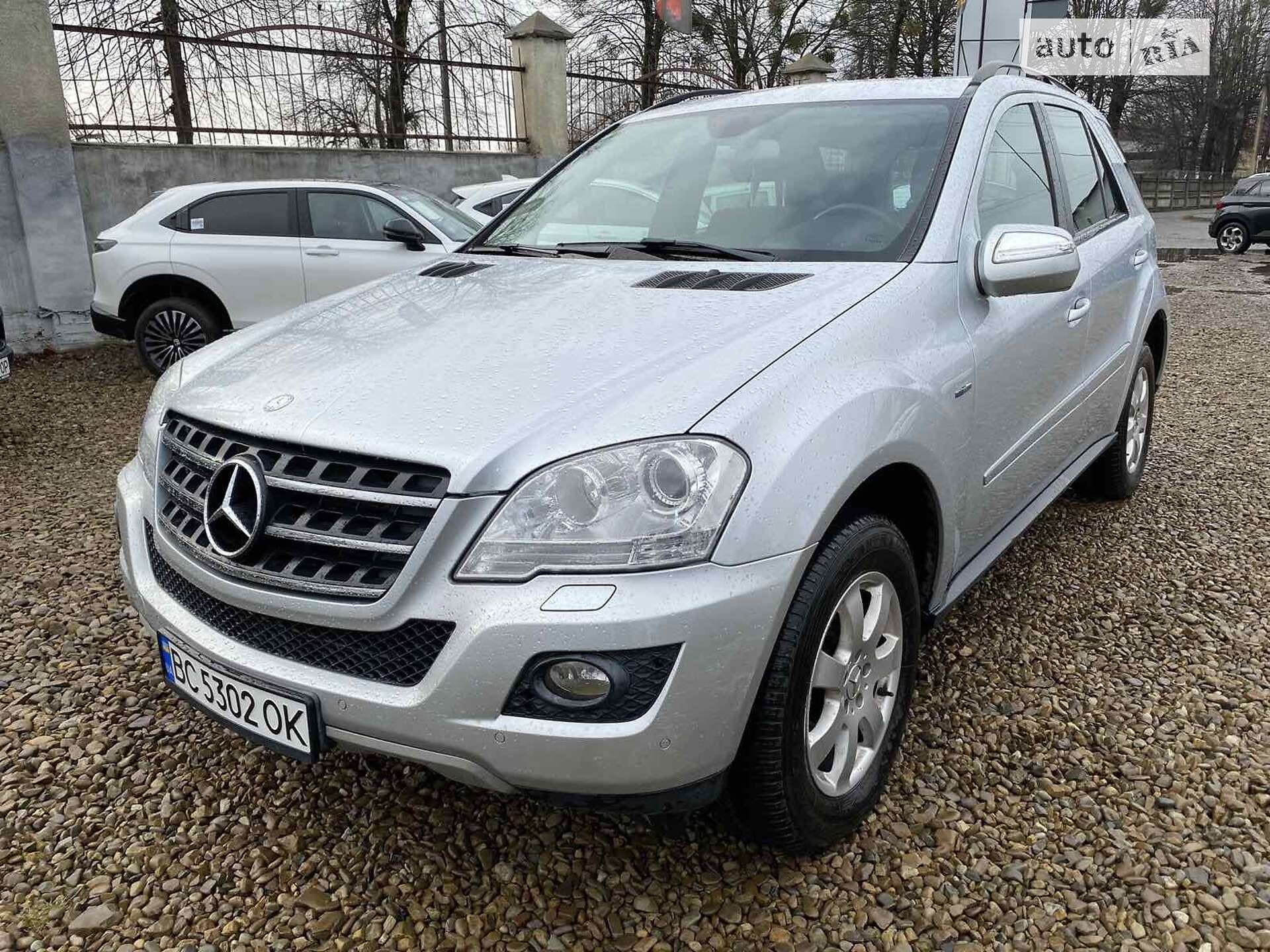 MERCEDES-BENZ ML 300 2010