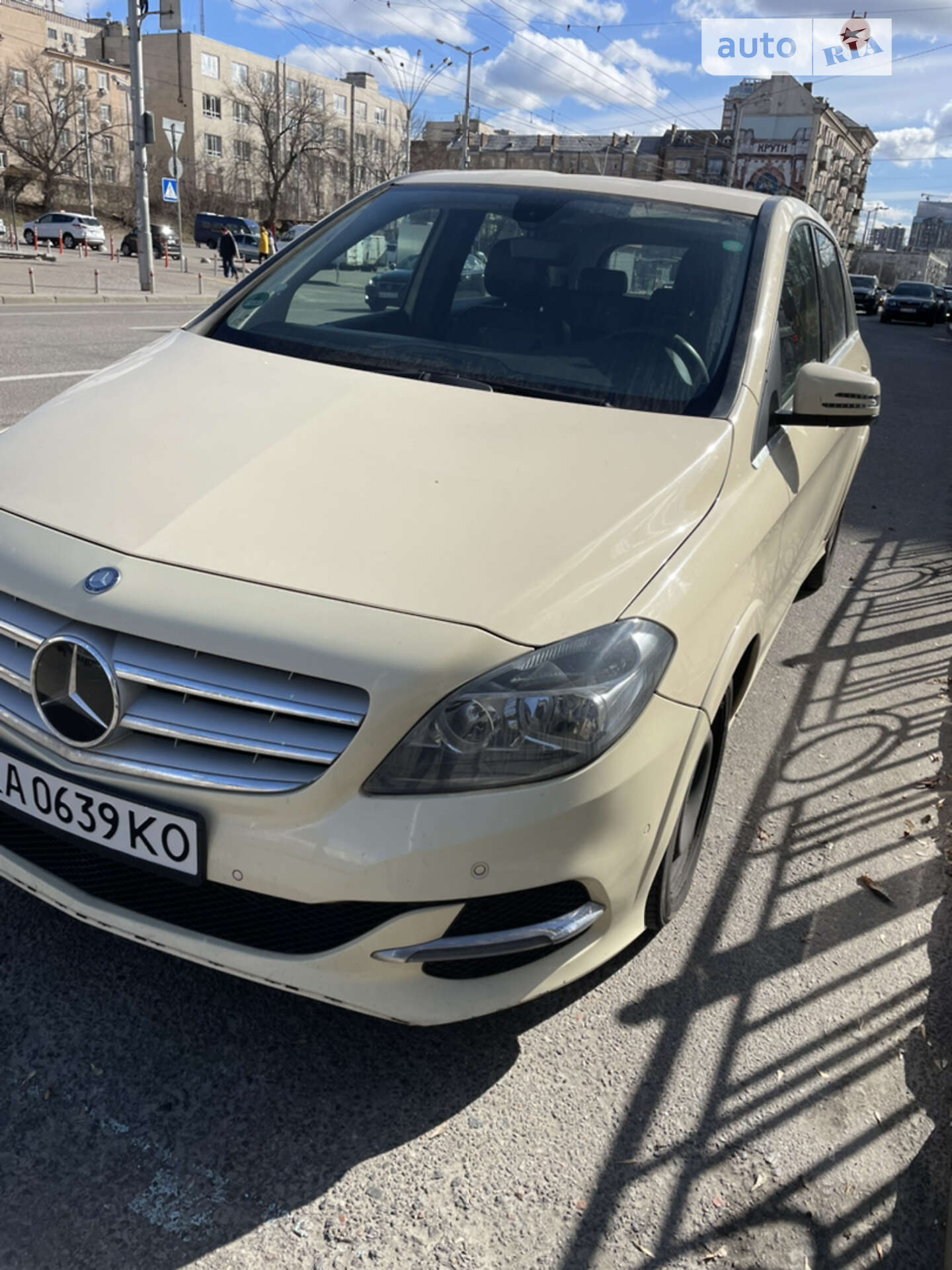 MERCEDES-BENZ B 200 NG 2014