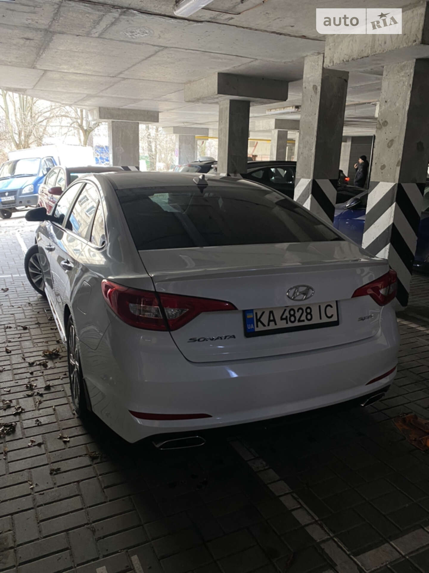 Головне фото звіту автомобіля HYUNDAI SONATA 2015