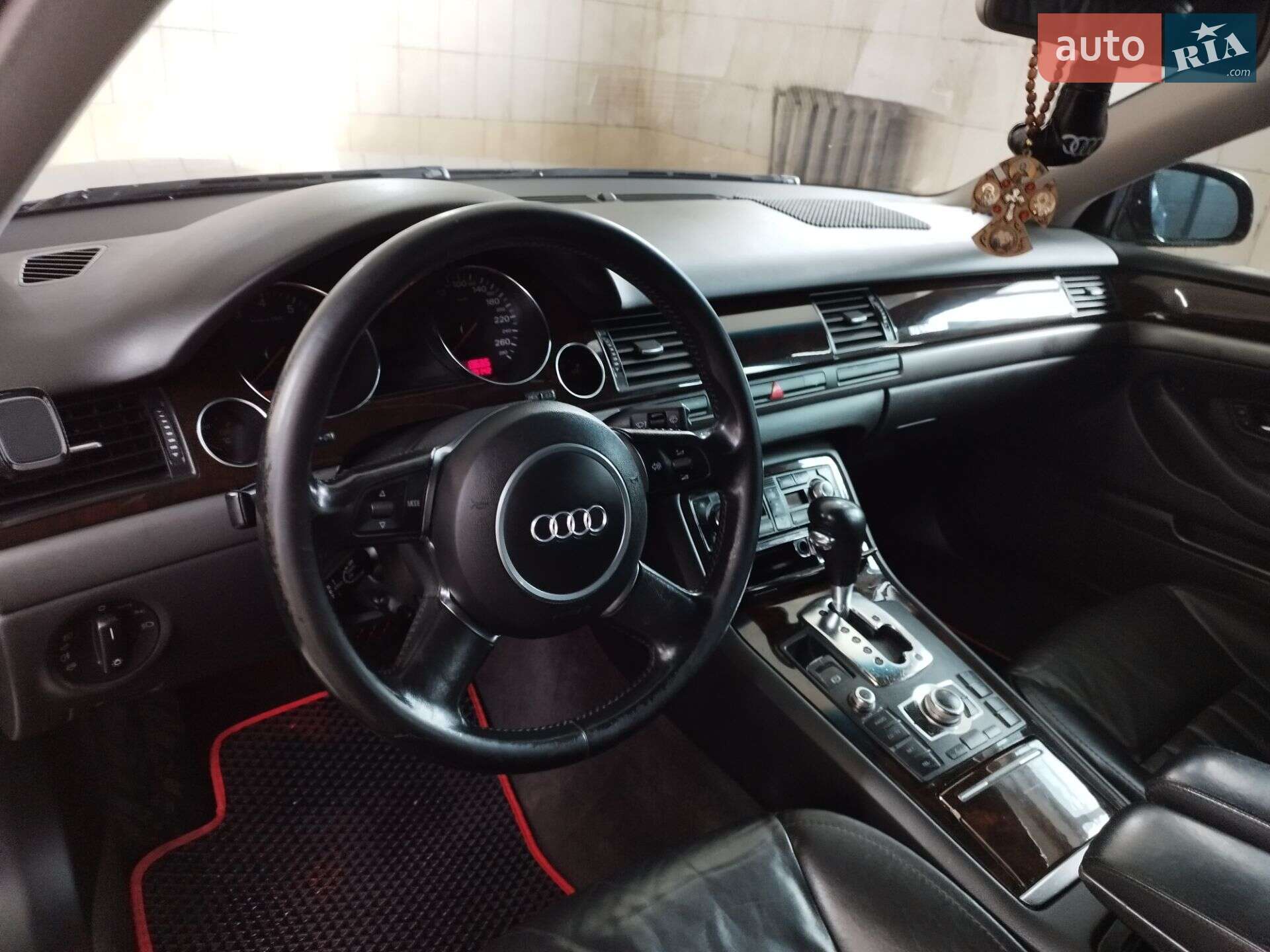 AUDI A8 2002