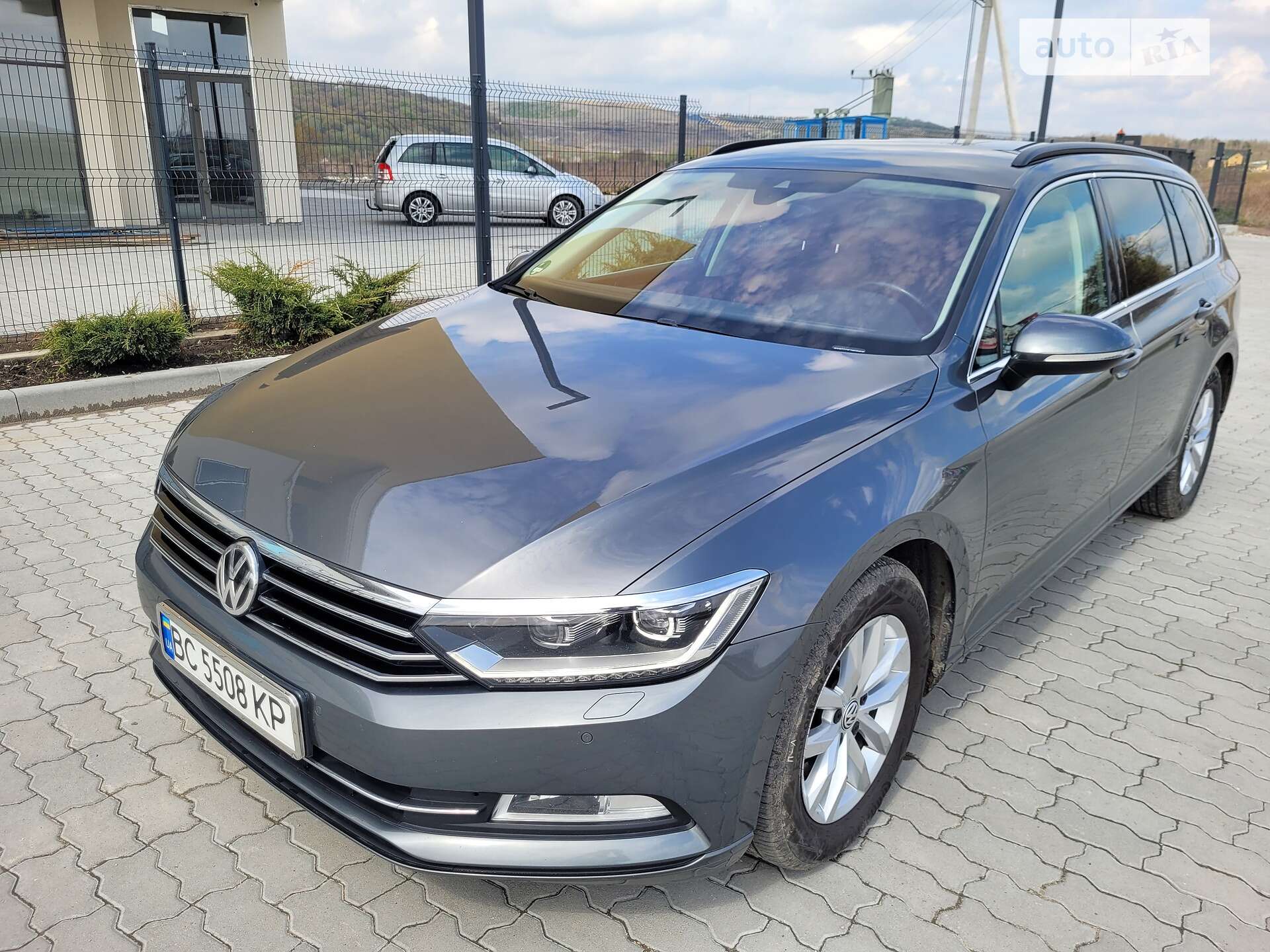 VOLKSWAGEN PASSAT 2016
