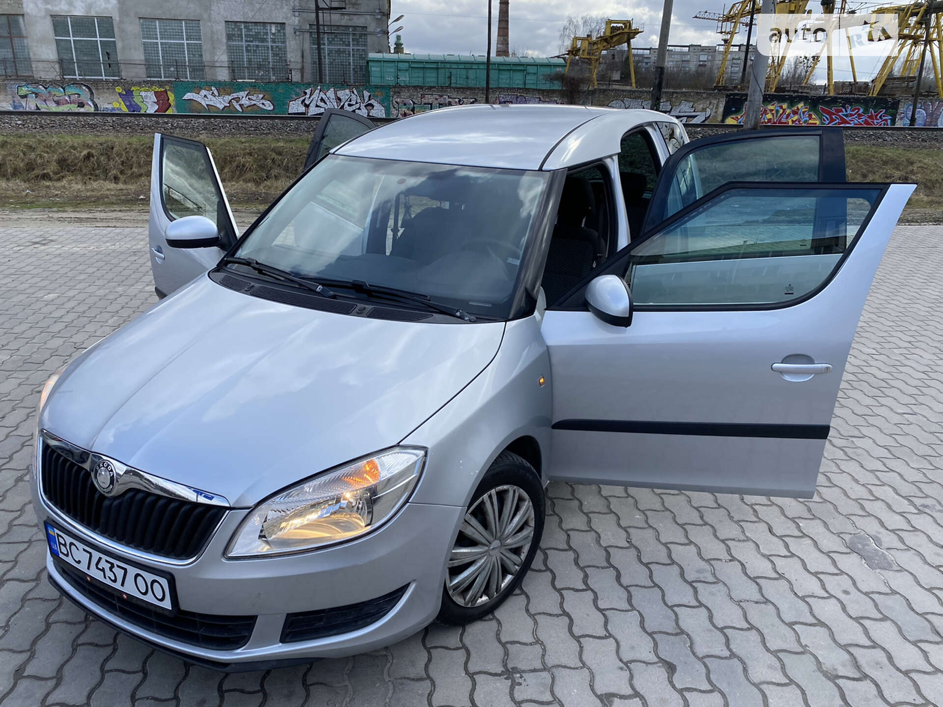 SKODA ROOMSTER 2010