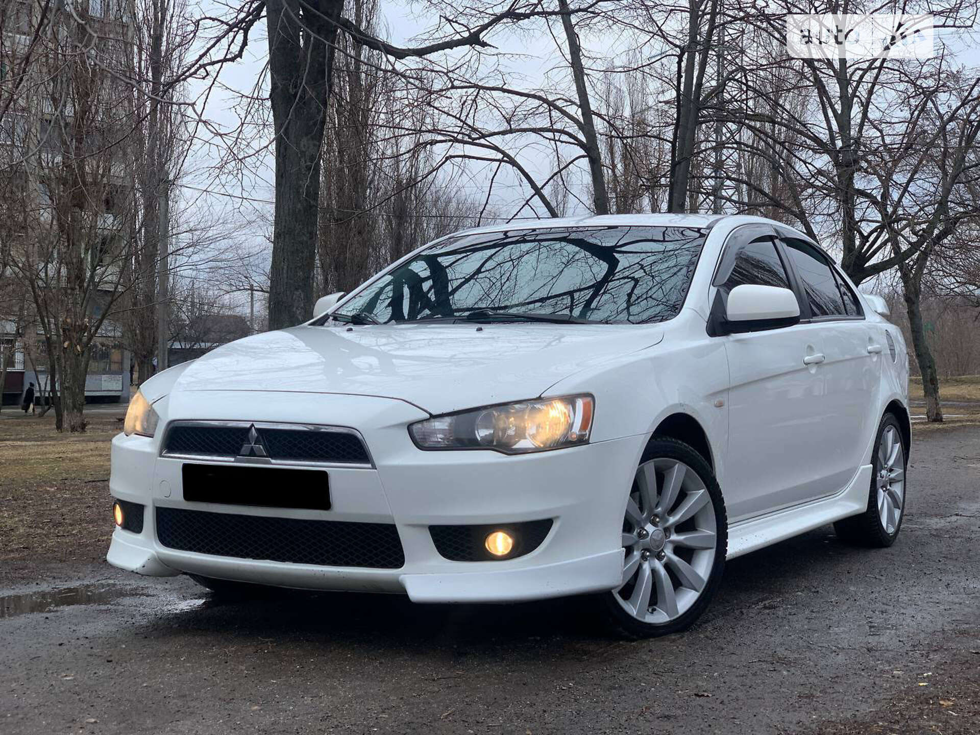 MITSUBISHI LANCER 2011