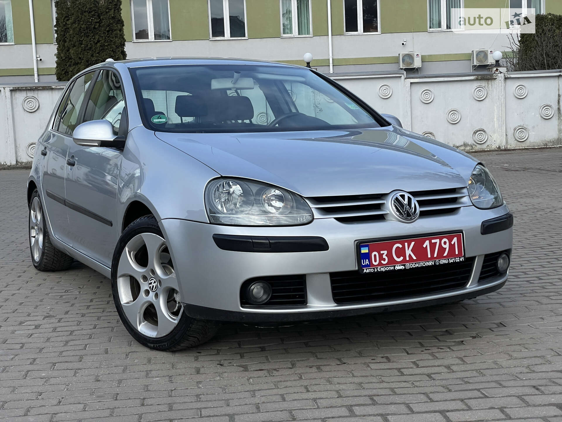 VOLKSWAGEN GOLF 2004