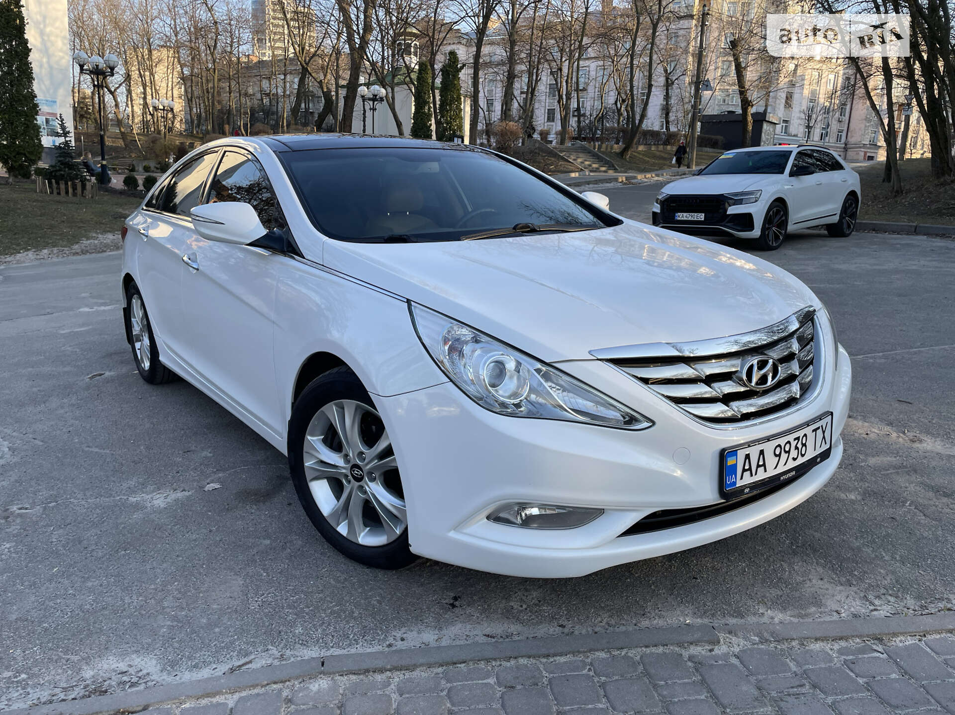 Головне фото звіту автомобіля HYUNDAI SONATA 2010