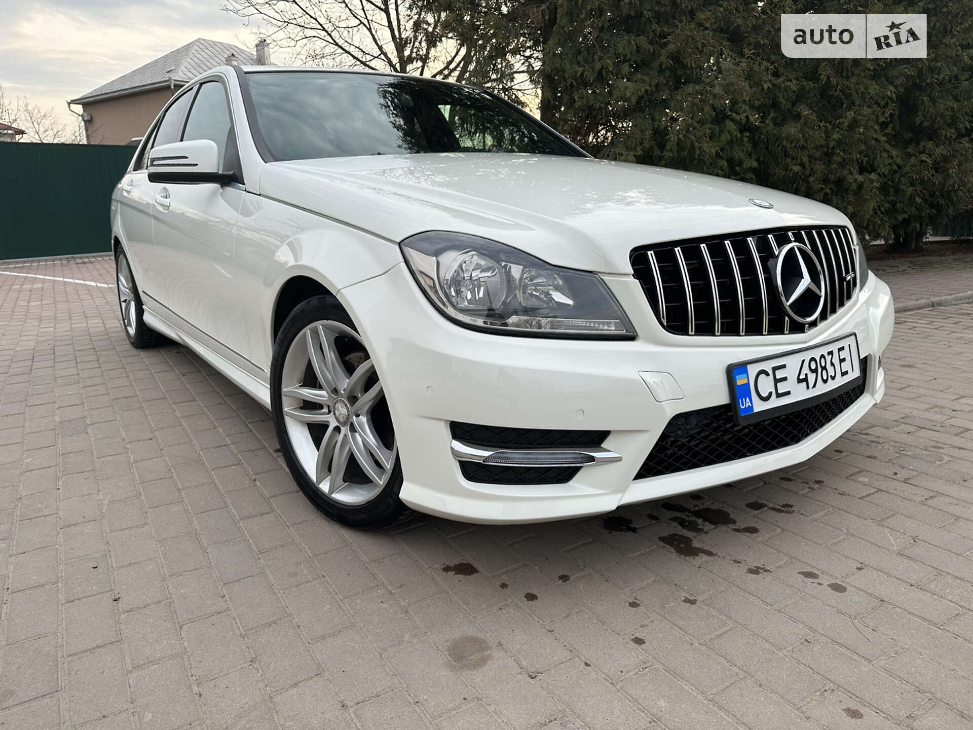 Mercedes-Benz C-Class 2011
