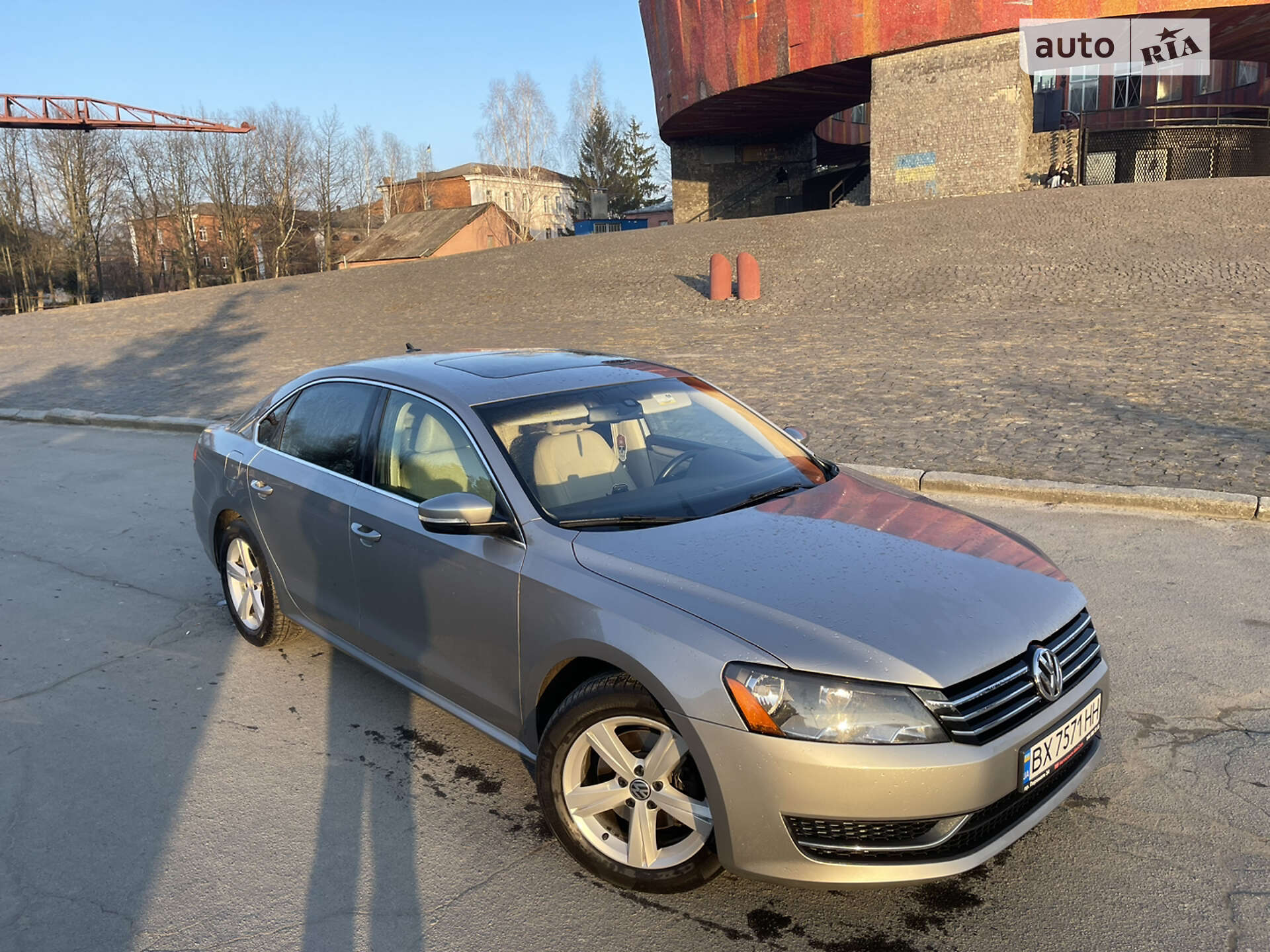 VOLKSWAGEN PASSAT 2012