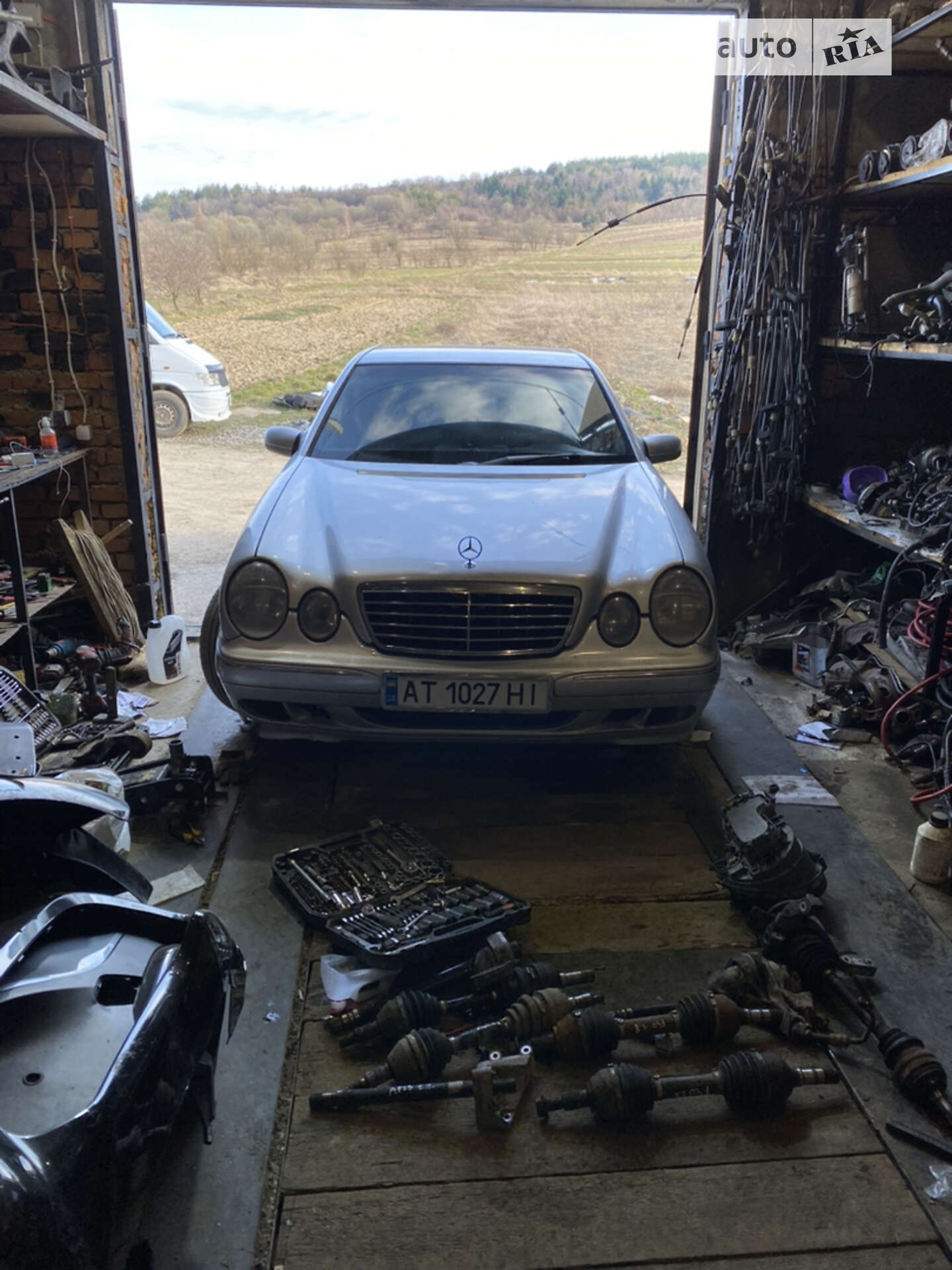 MERCEDES-BENZ E 270 CDI 2001