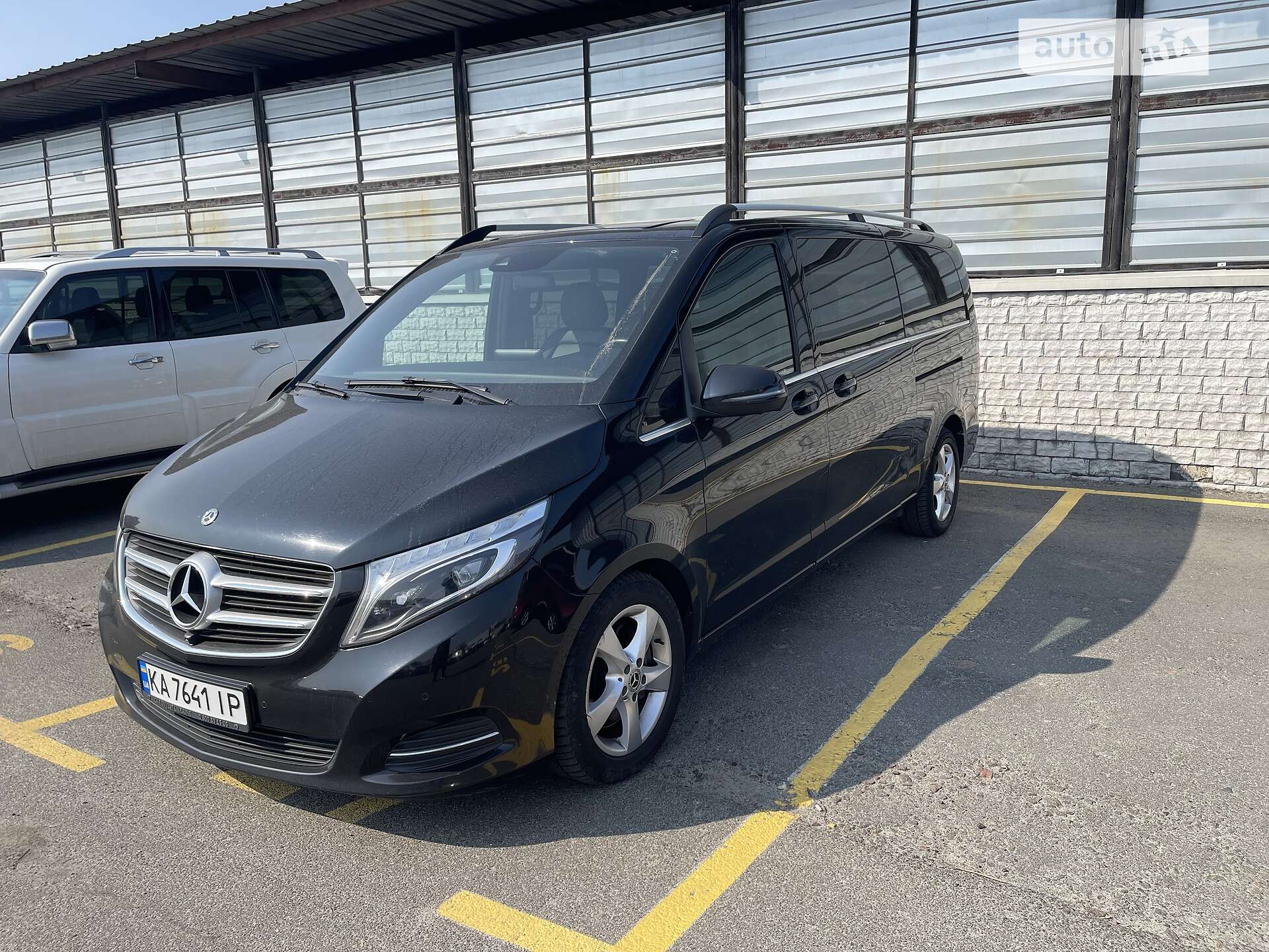 MERCEDES-BENZ V 250
