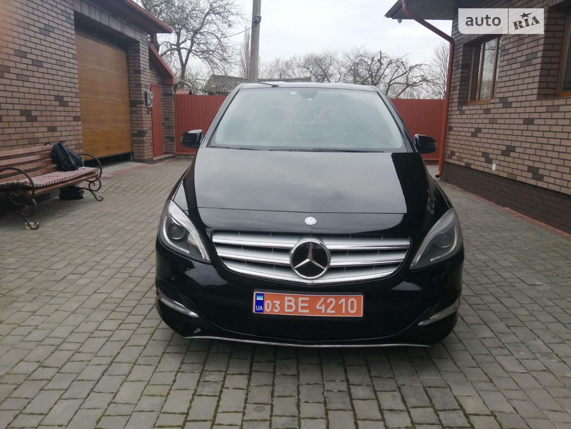 MERCEDES-BENZ B 200 2014