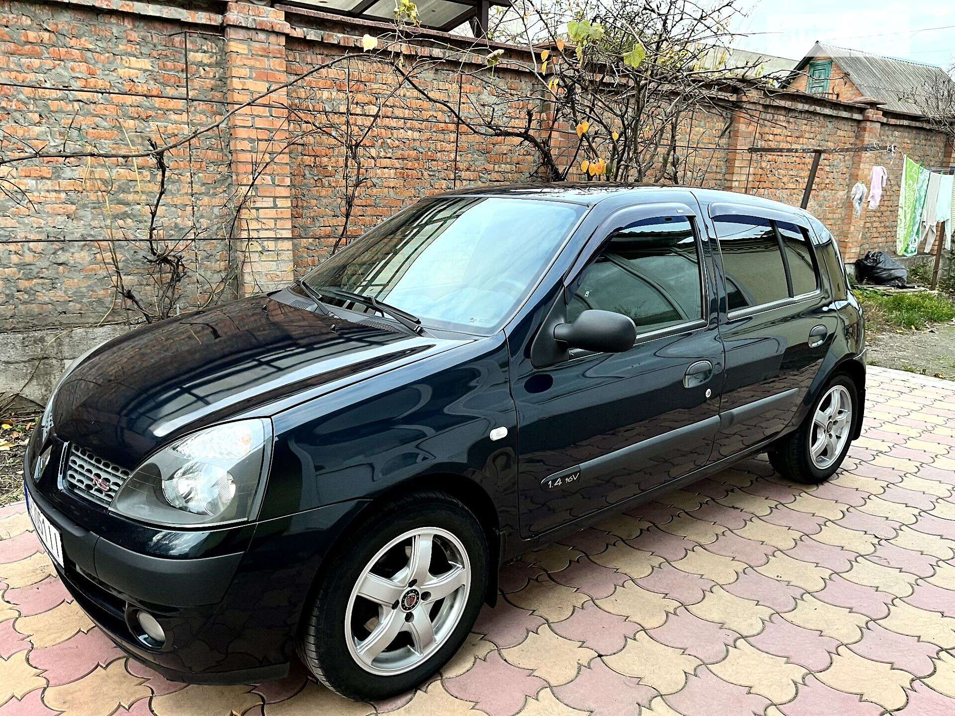 RENAULT CLIO 2004