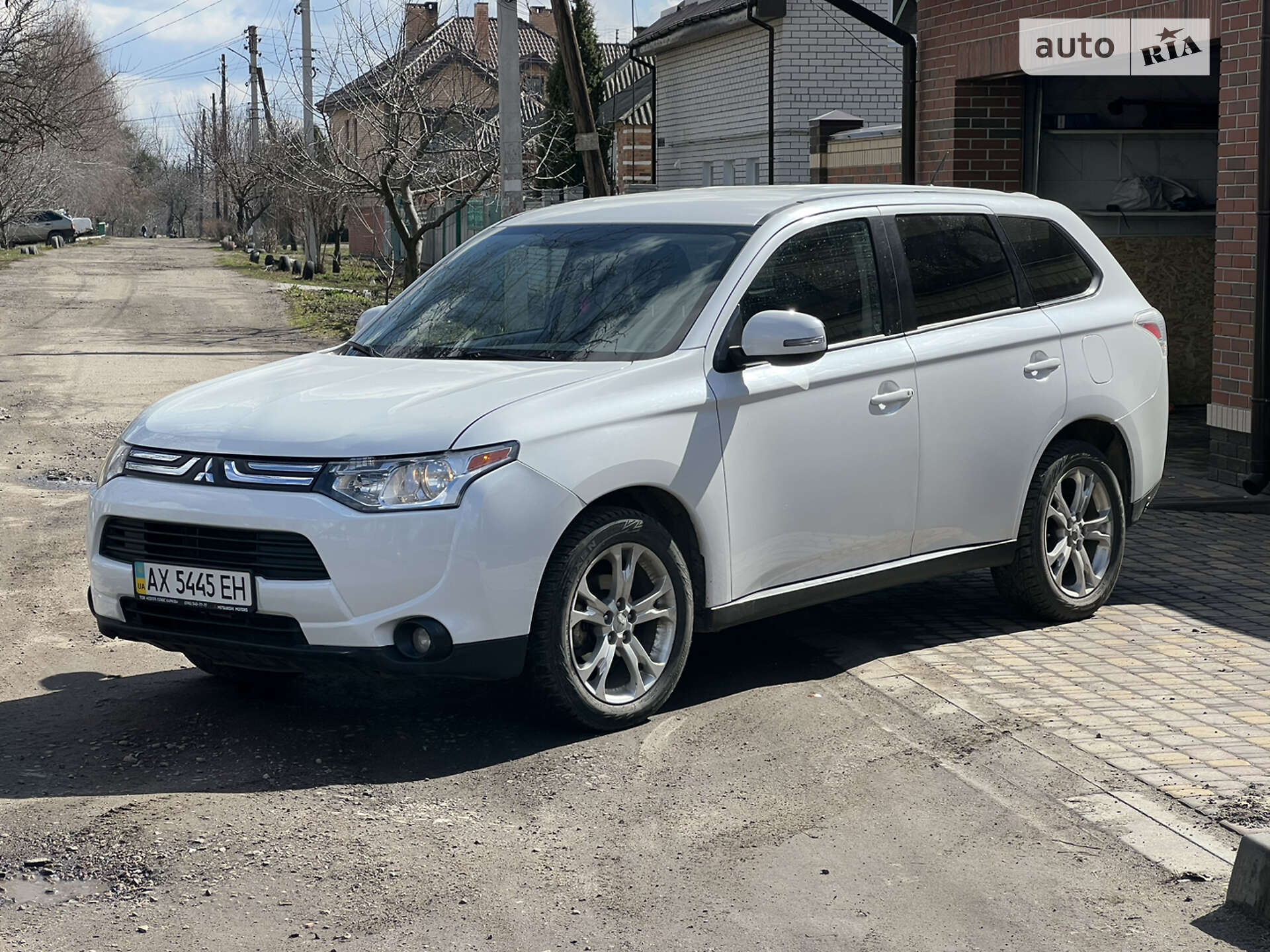 MITSUBISHI OUTLANDER 2013