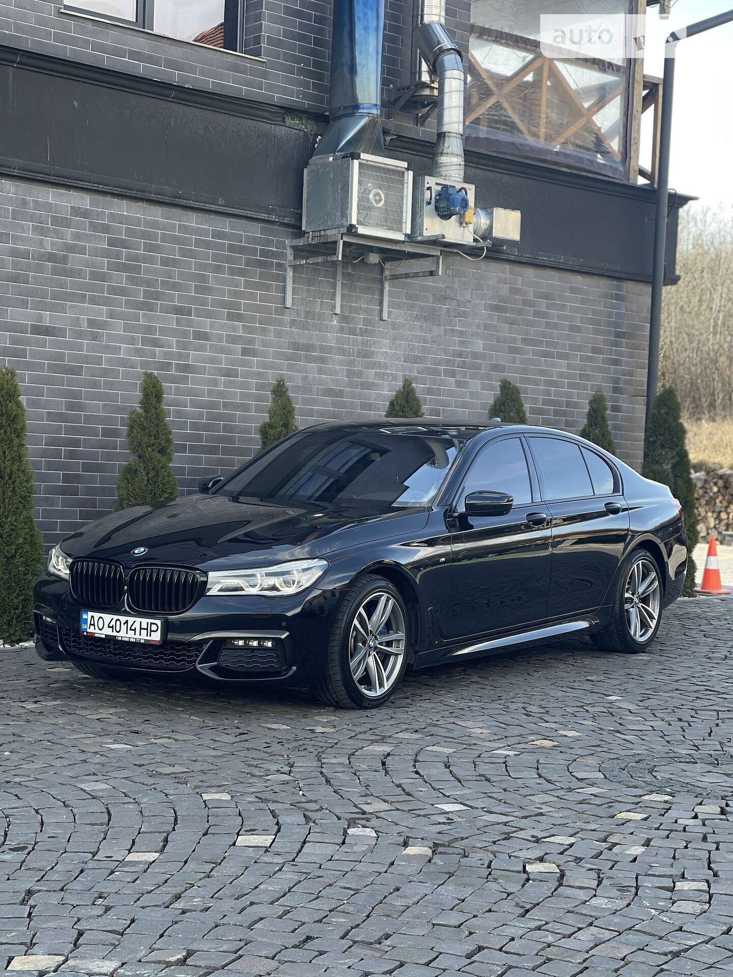 Головне фото звіту автомобіля BMW 750D 2017