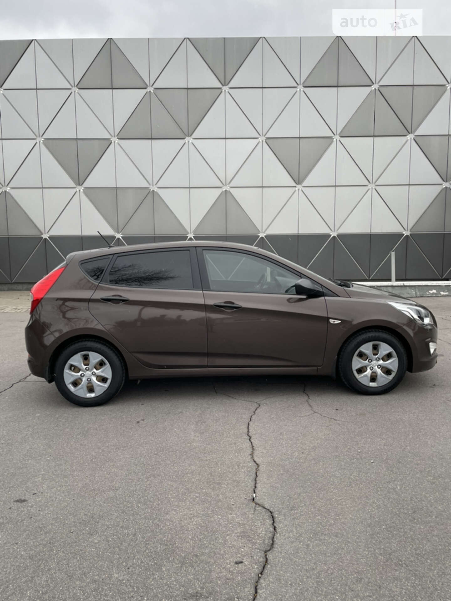 HYUNDAI SOLARIS 2015