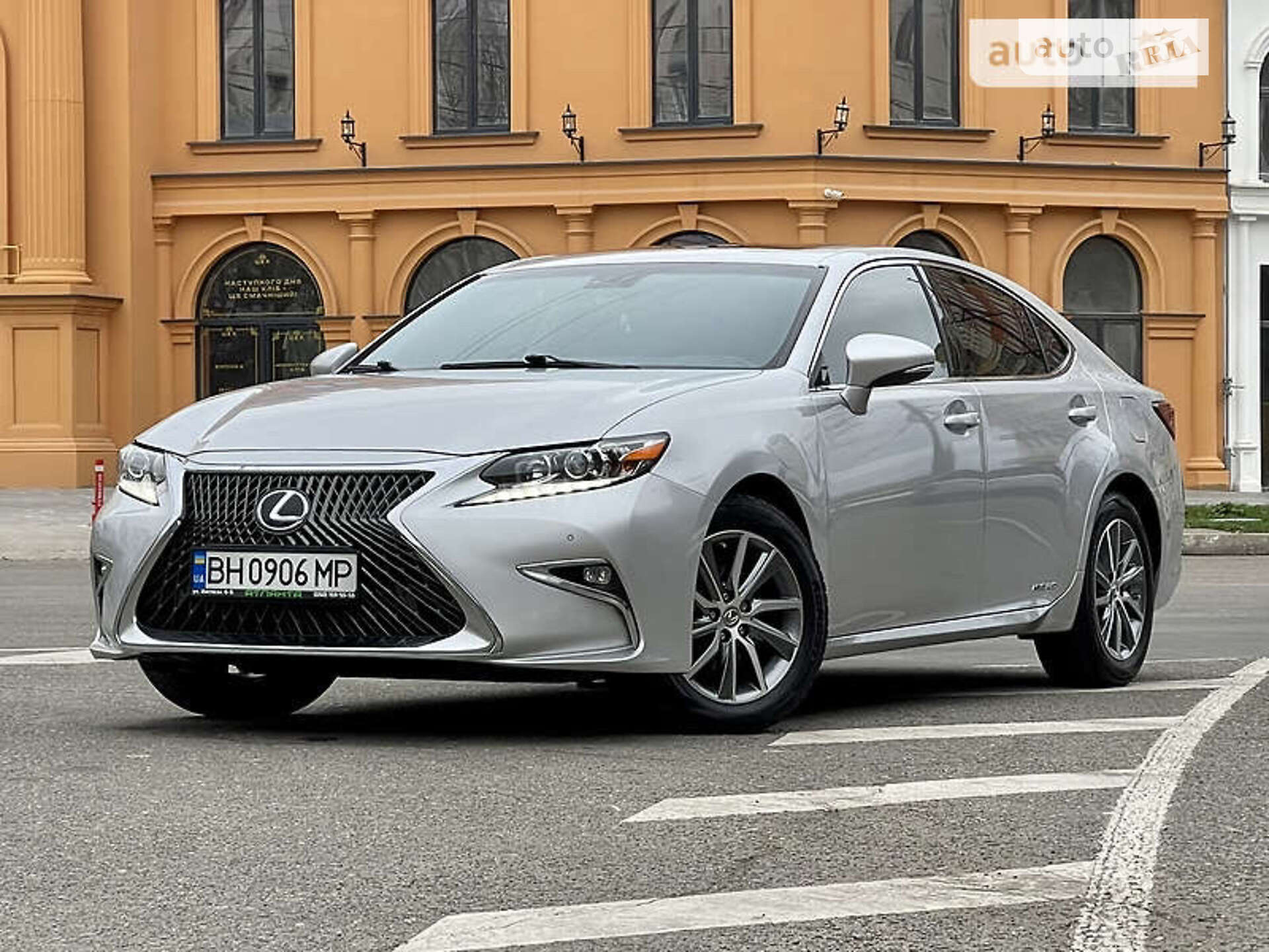Lexus ES 2016