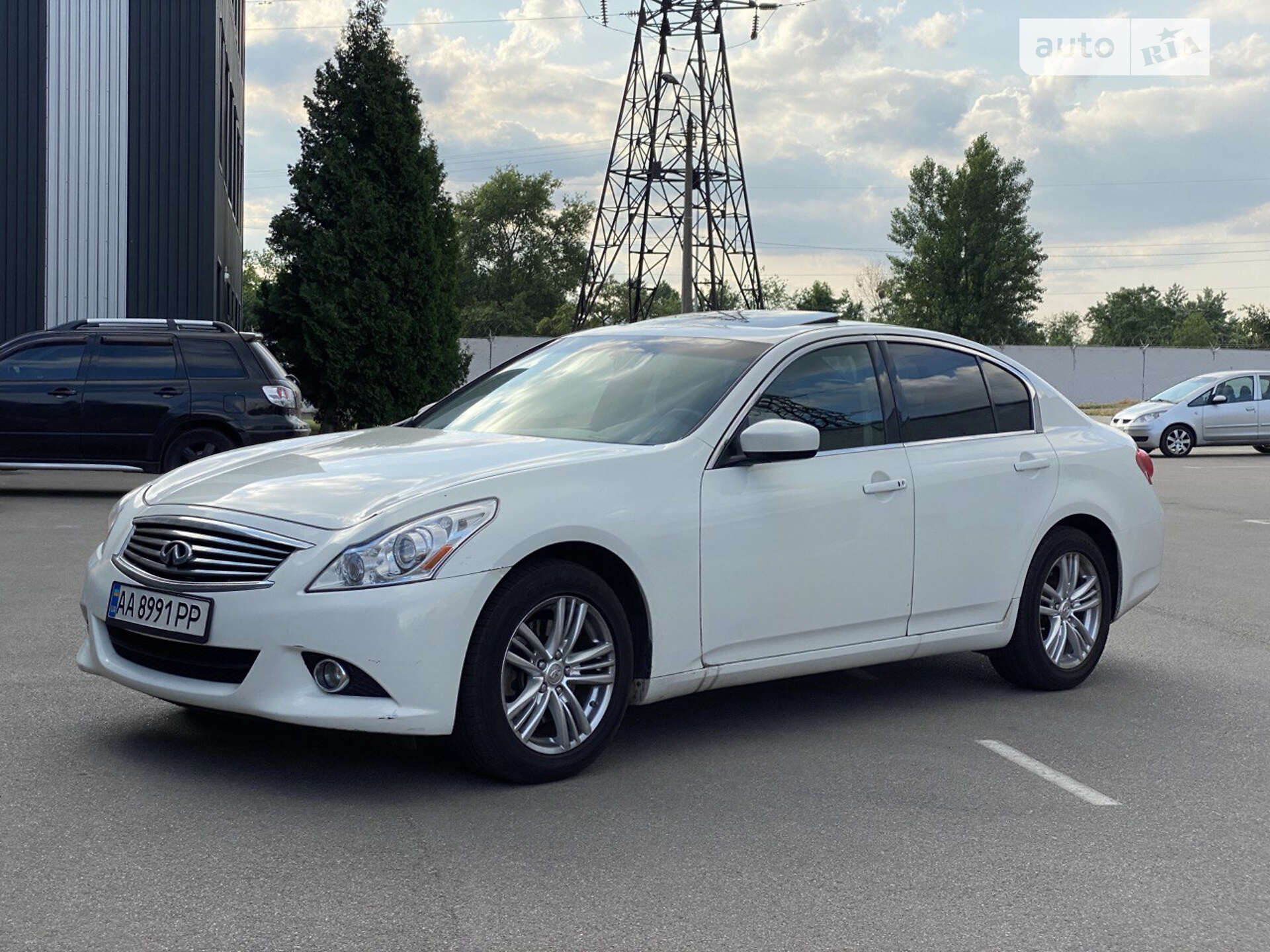 INFINITI G25 2011