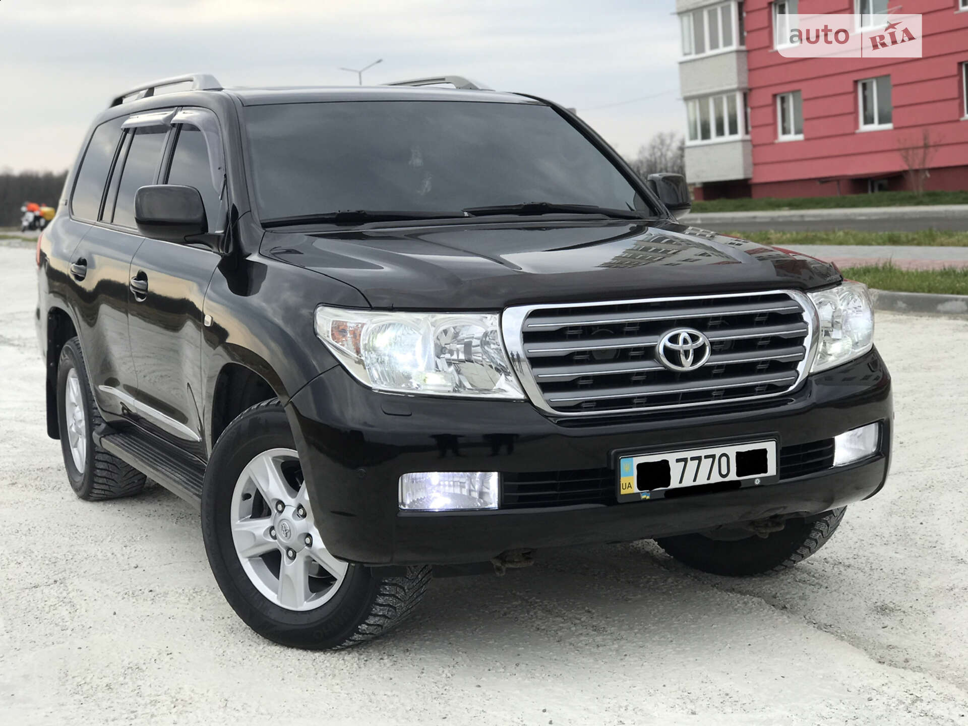 TOYOTA LAND CRUISER 200 2011