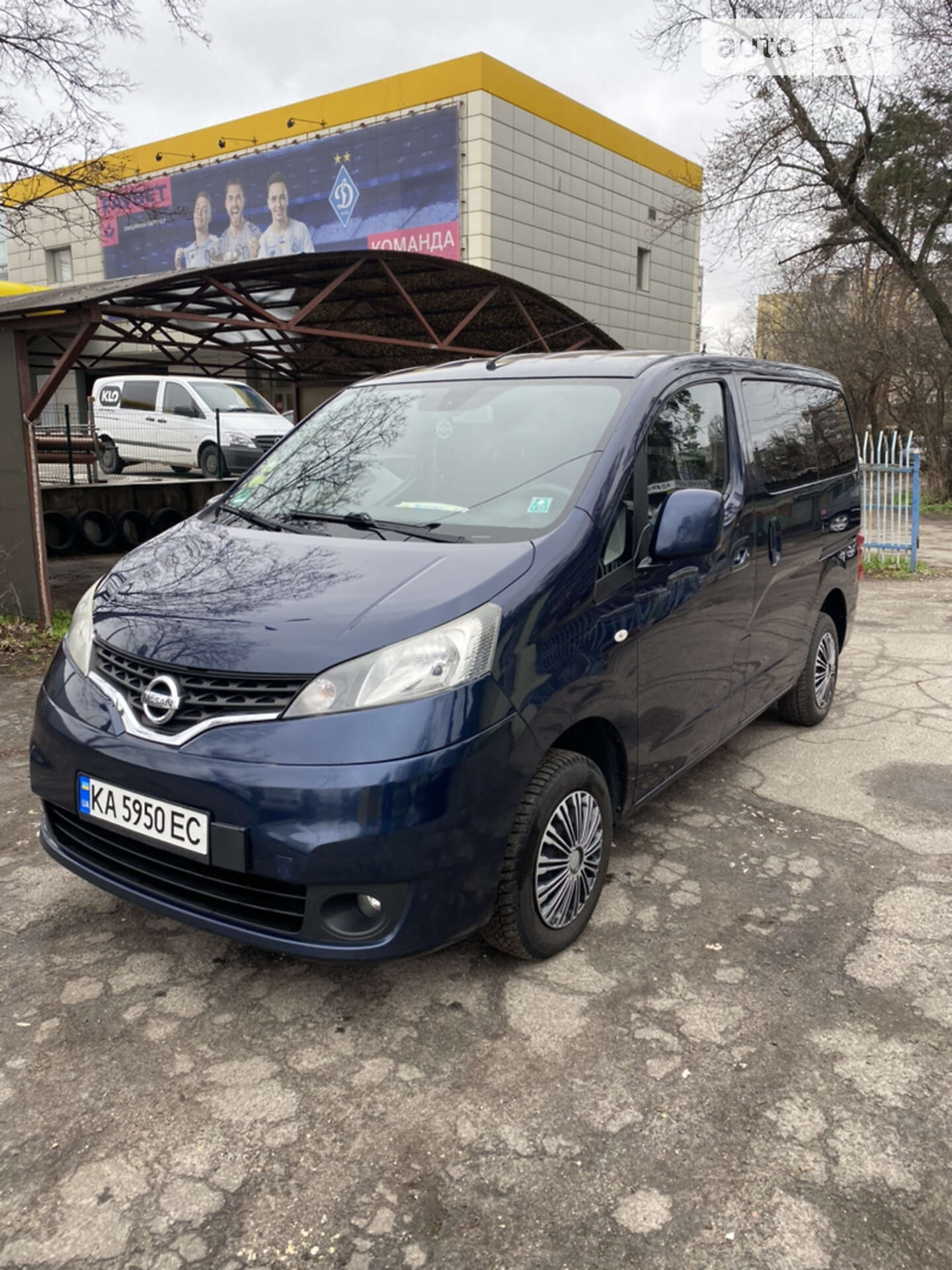 NISSAN NV 200 2014