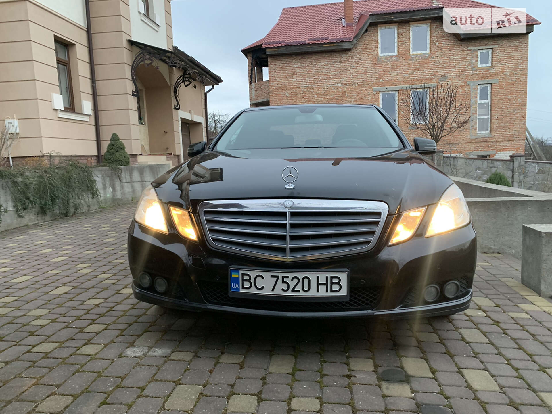 MERCEDES-BENZ E 200 2010