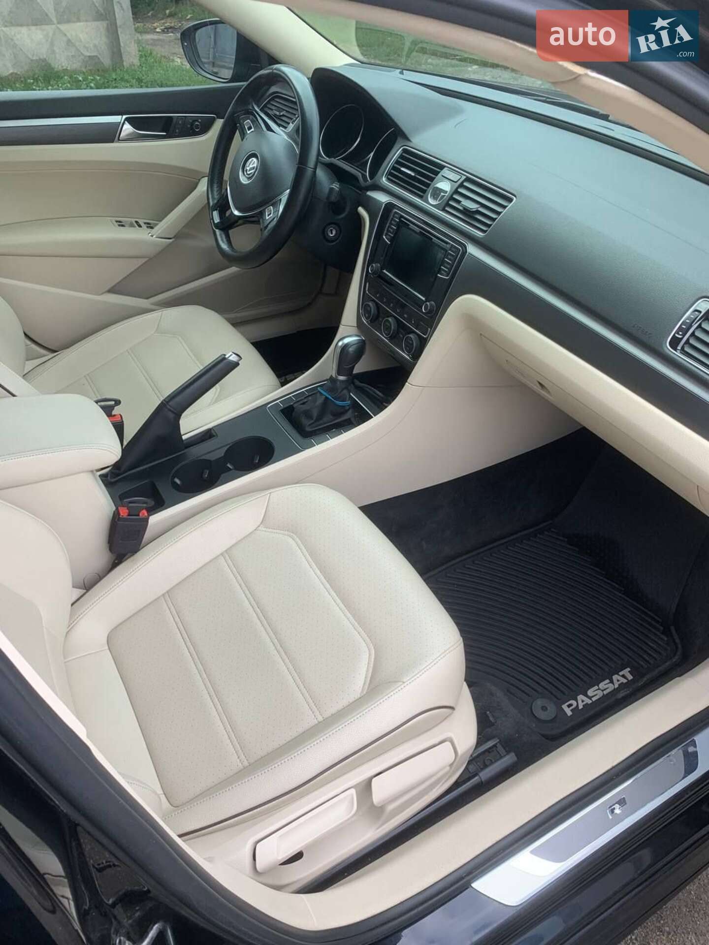 VOLKSWAGEN PASSAT 2017