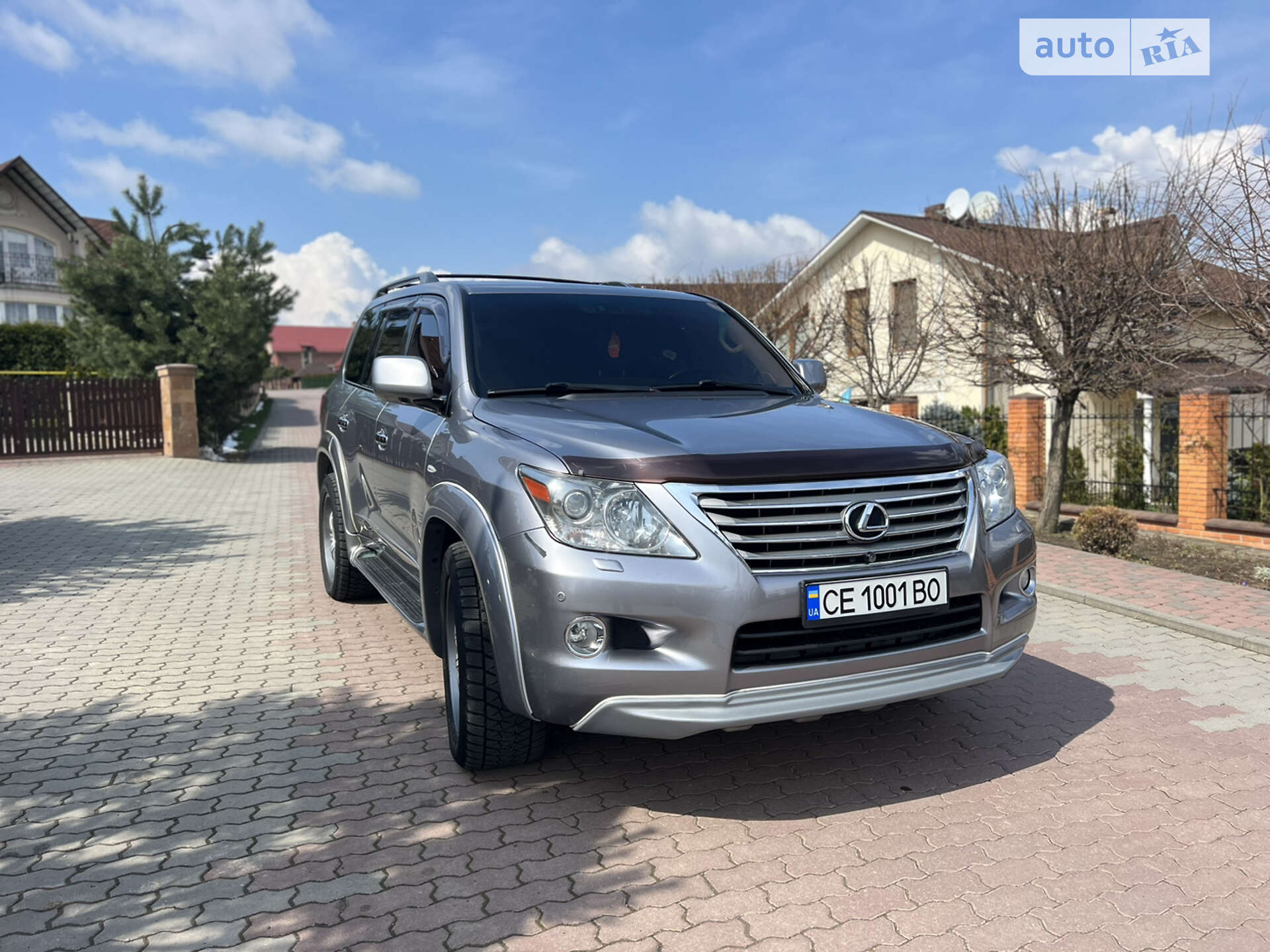 Lexus LX 2011