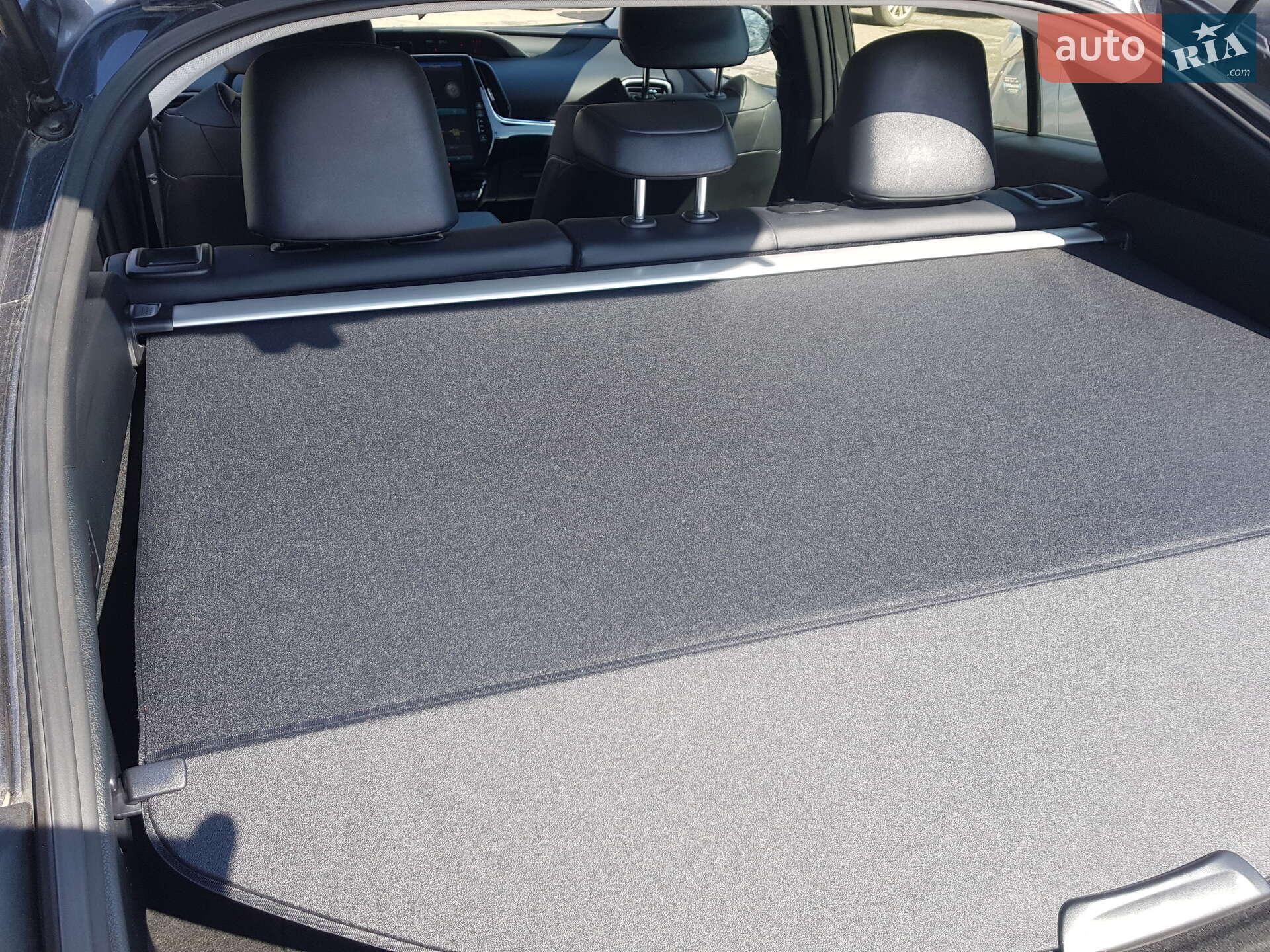 Головне фото звіту автомобіля TOYOTA PRIUS 2021