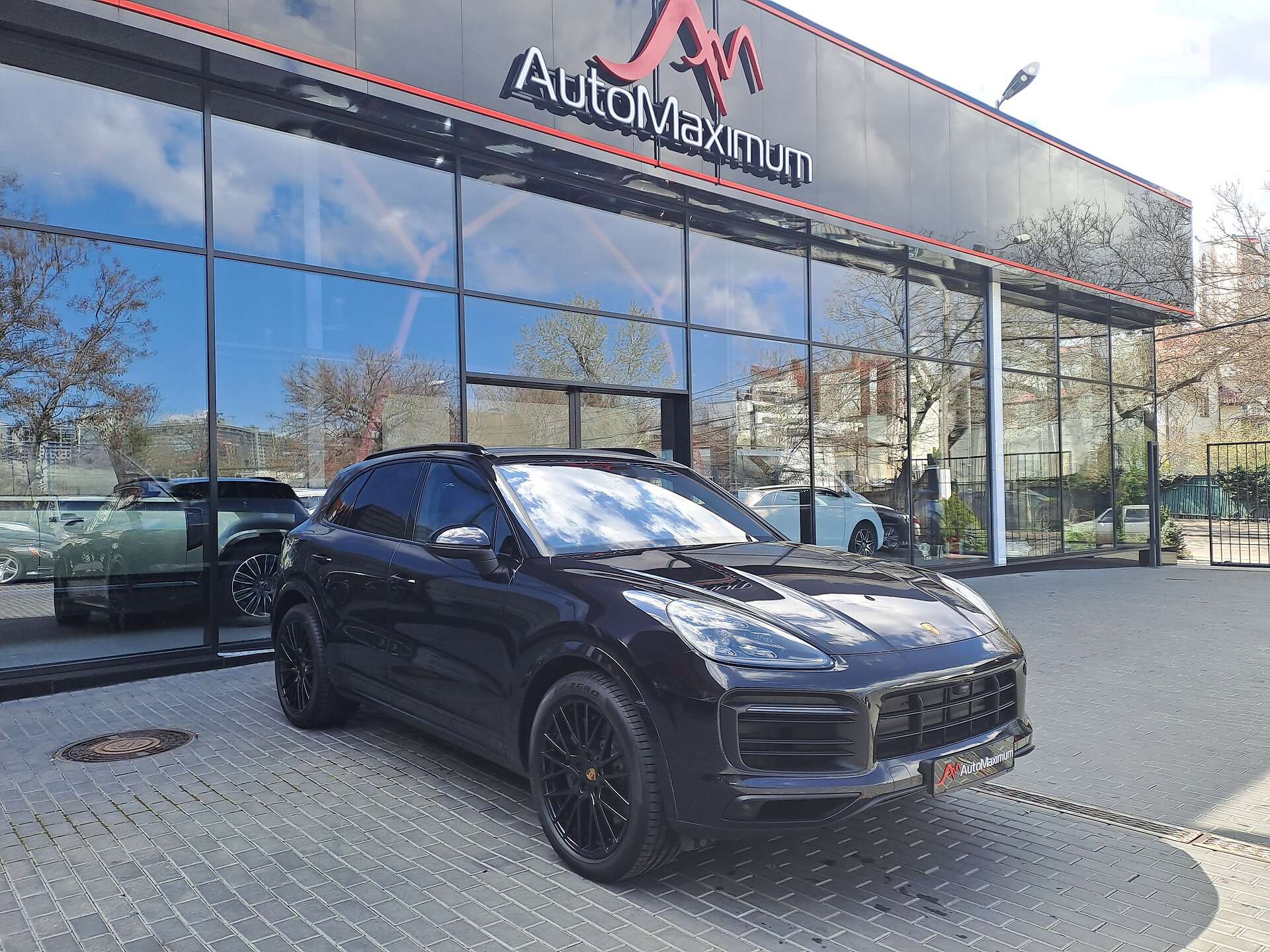 Головне фото звіту автомобіля PORSCHE CAYENNE 2019