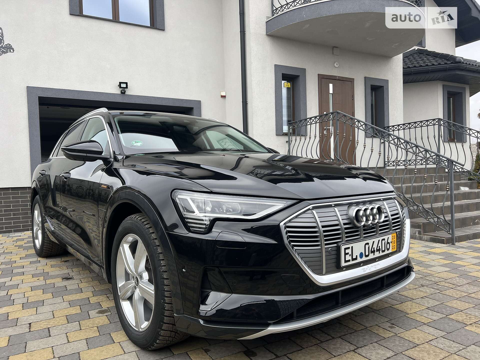 AUDI E-TRON