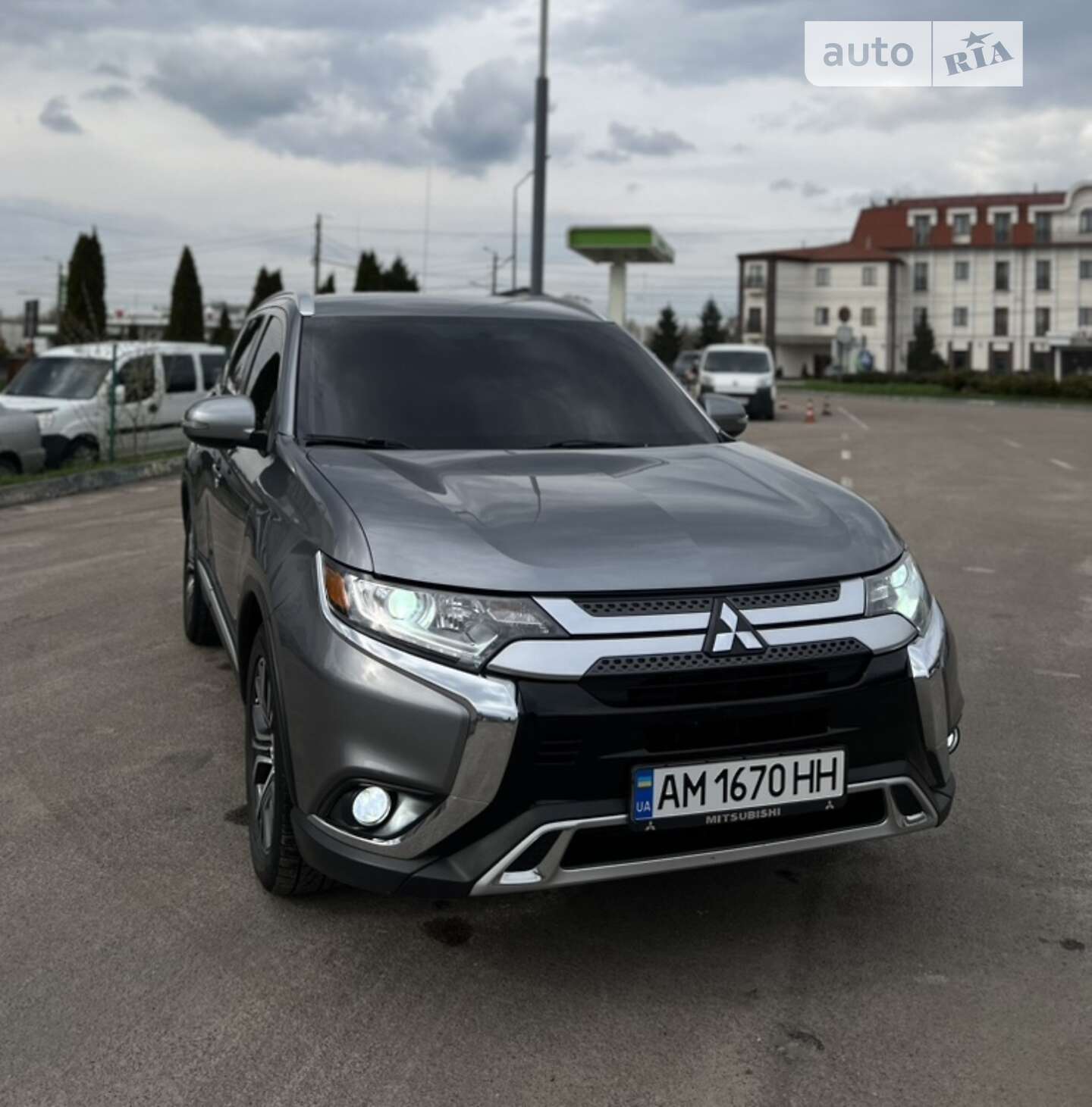 MITSUBISHI OUTLANDER