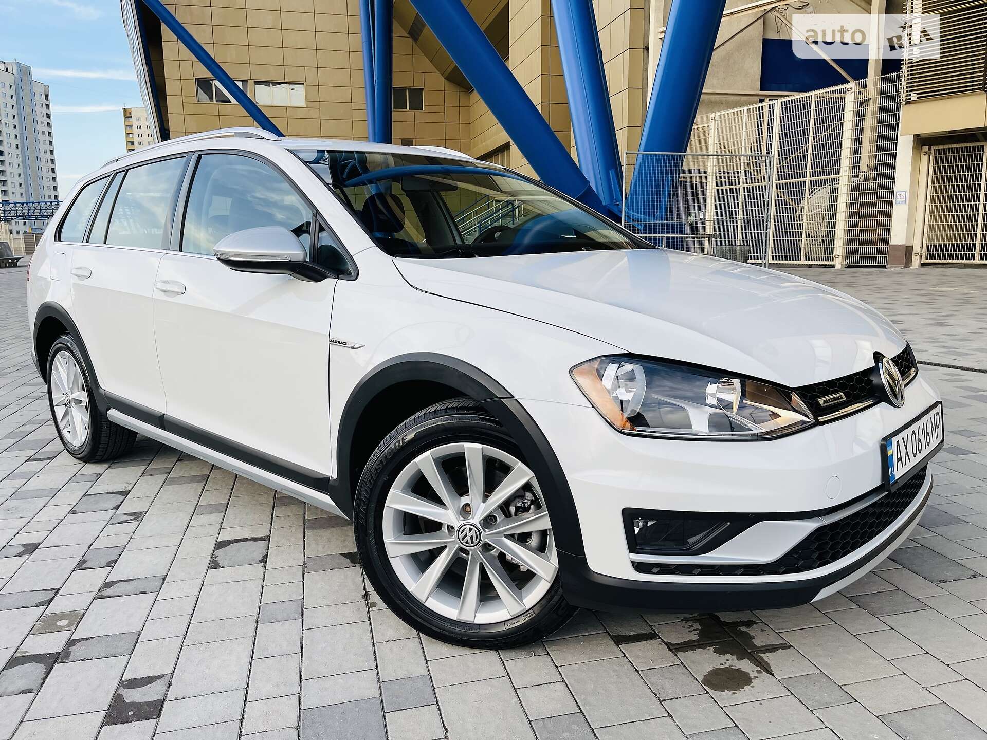 VOLKSWAGEN GOLF 2017