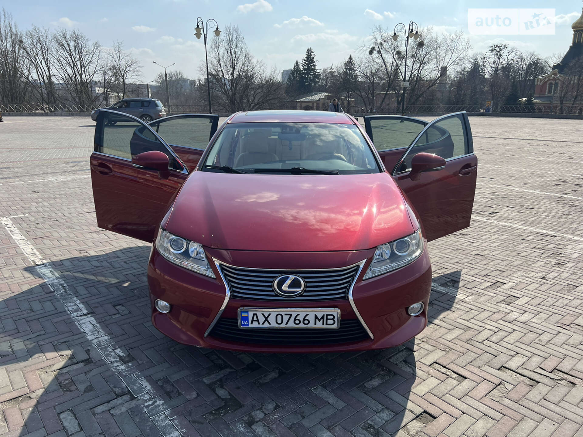 Головне фото звіту автомобіля LEXUS ES 300H 2014