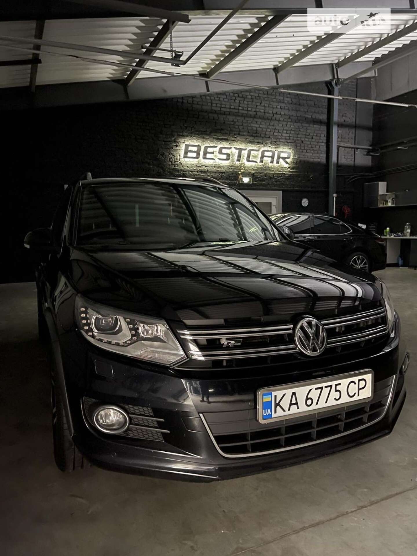 VOLKSWAGEN TIGUAN 2015