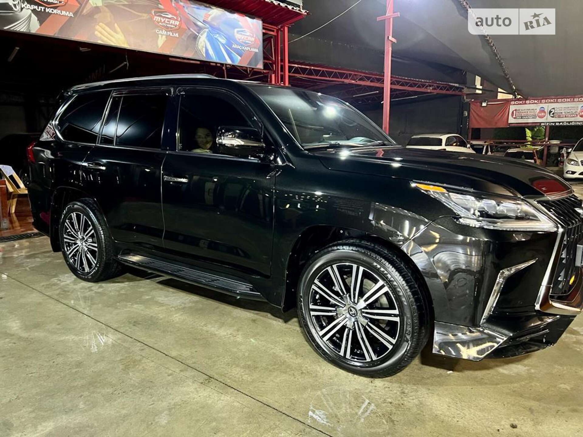 LEXUS LX 570 2019