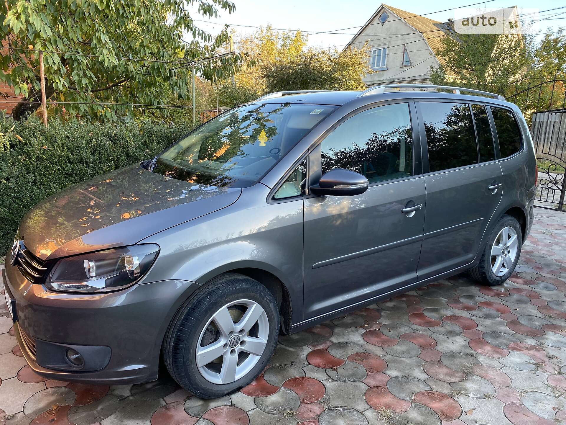 VOLKSWAGEN TOURAN 2013
