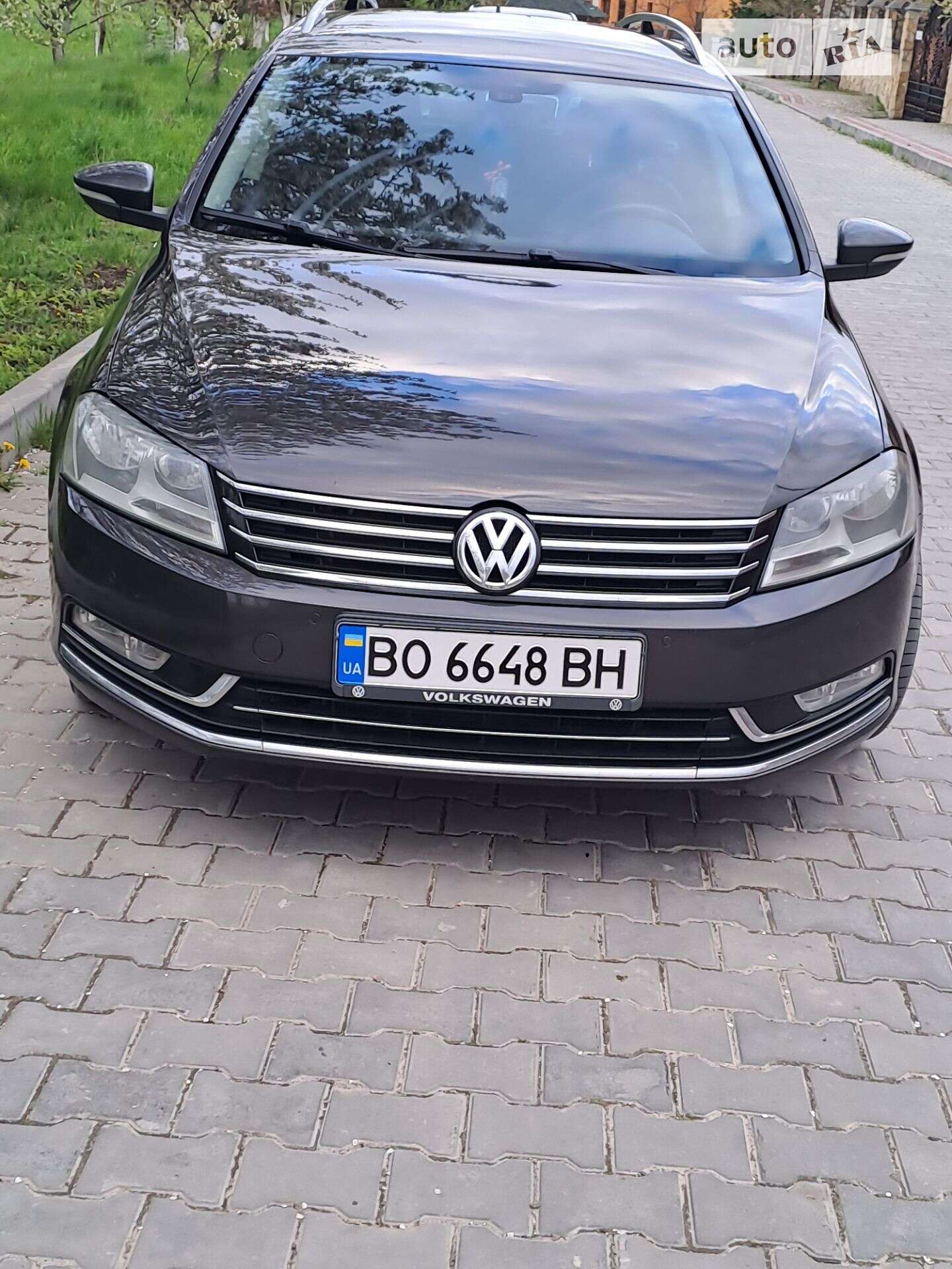 VOLKSWAGEN PASSAT 2012
