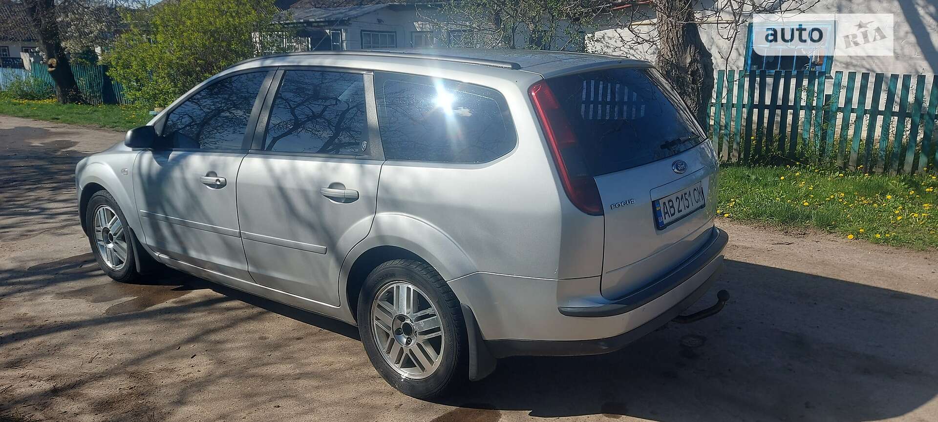 Головне фото звіту автомобіля FORD FOCUS 2005