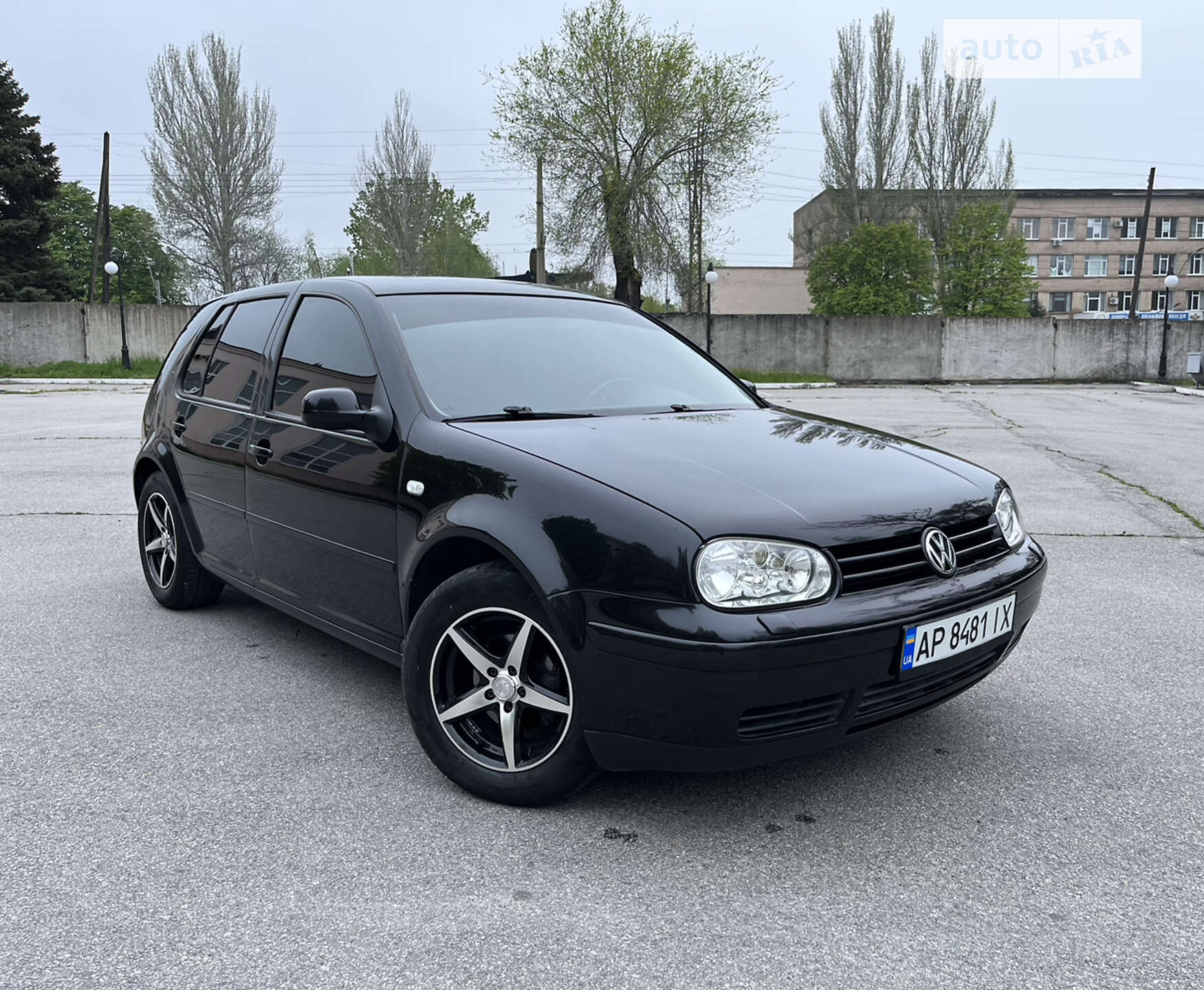 VOLKSWAGEN GOLF 2003