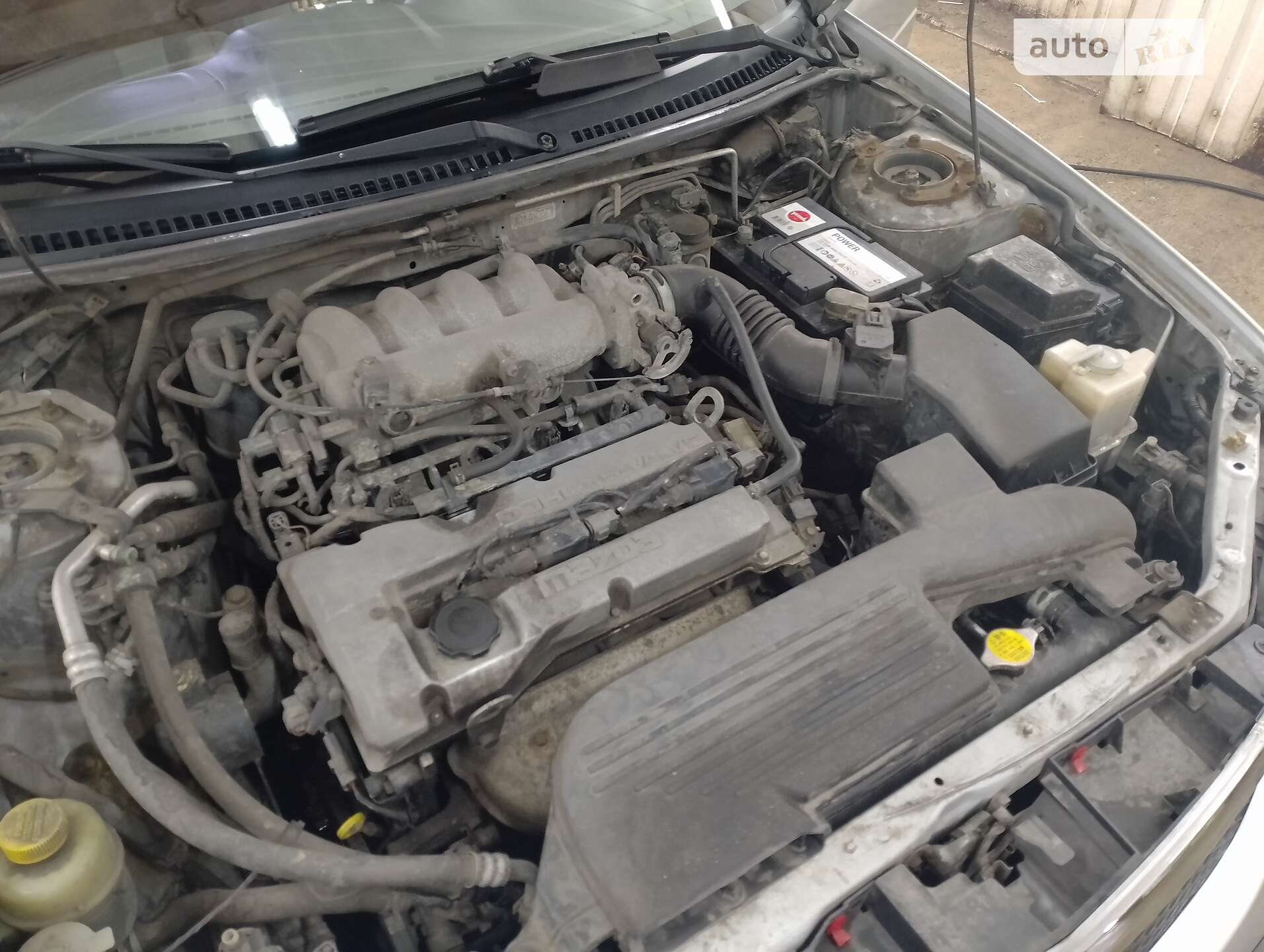 MAZDA 323 2001