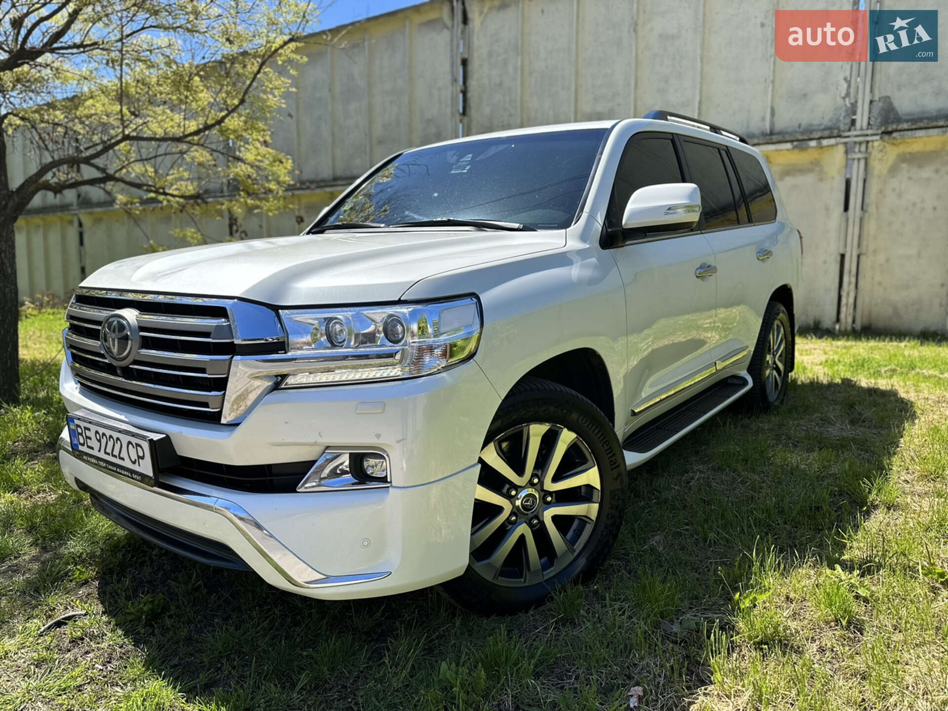 TOYOTA LAND CRUISER 200