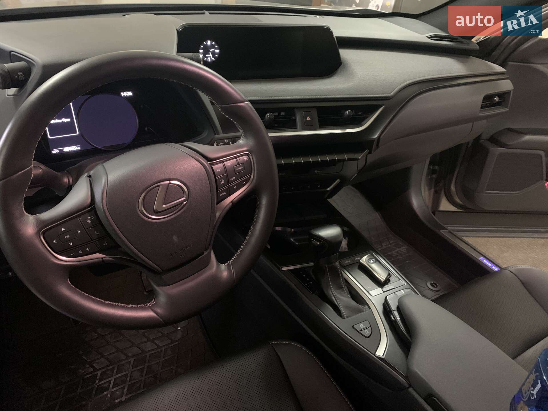LEXUS UX250H 2019