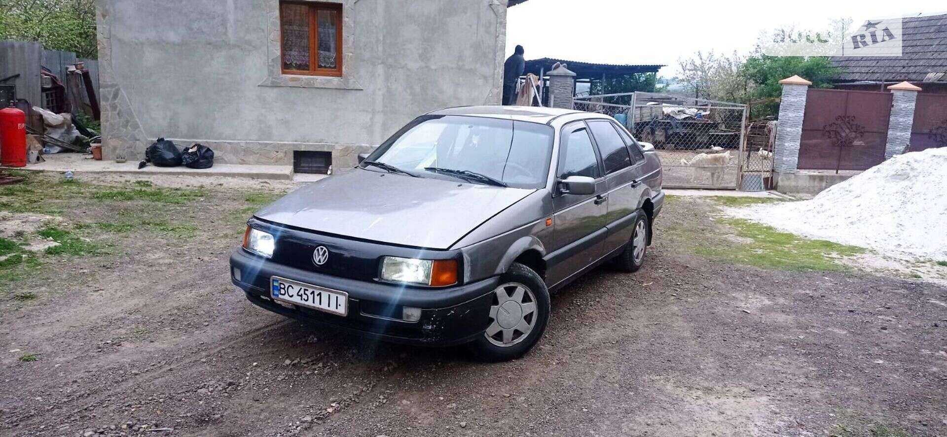 VOLKSWAGEN PASSAT 1993