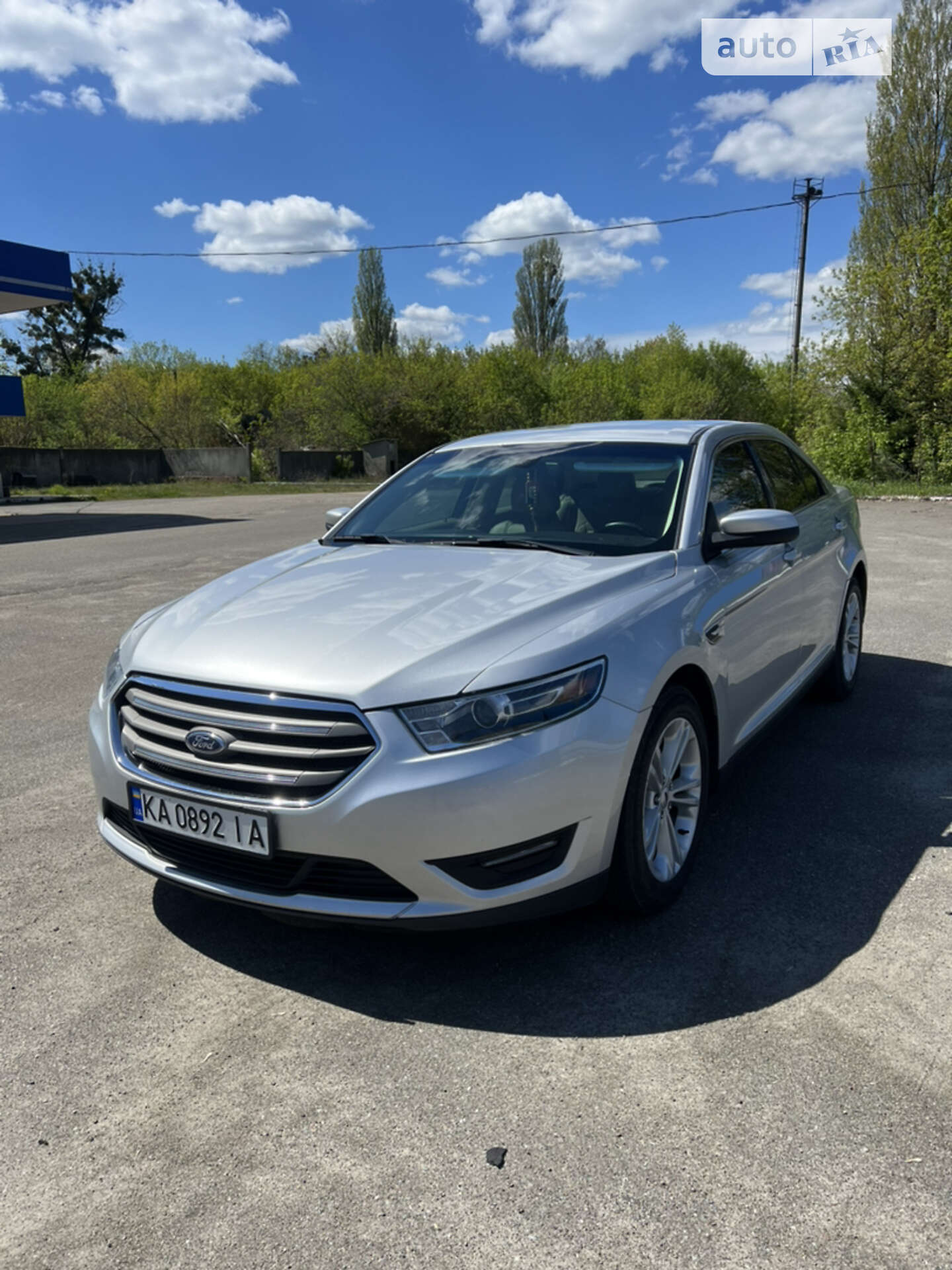 FORD TAURUS 2018