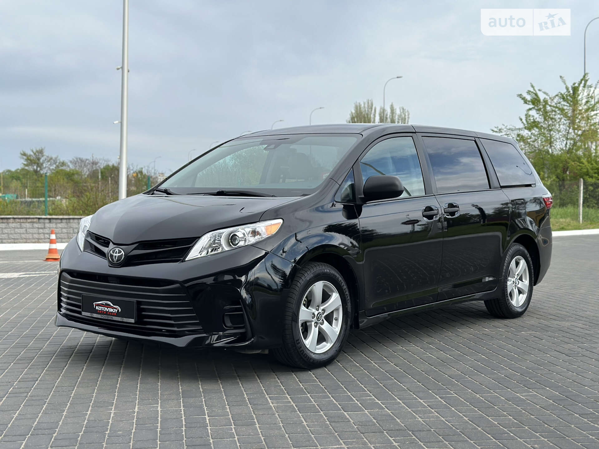 TOYOTA SIENNA 2020