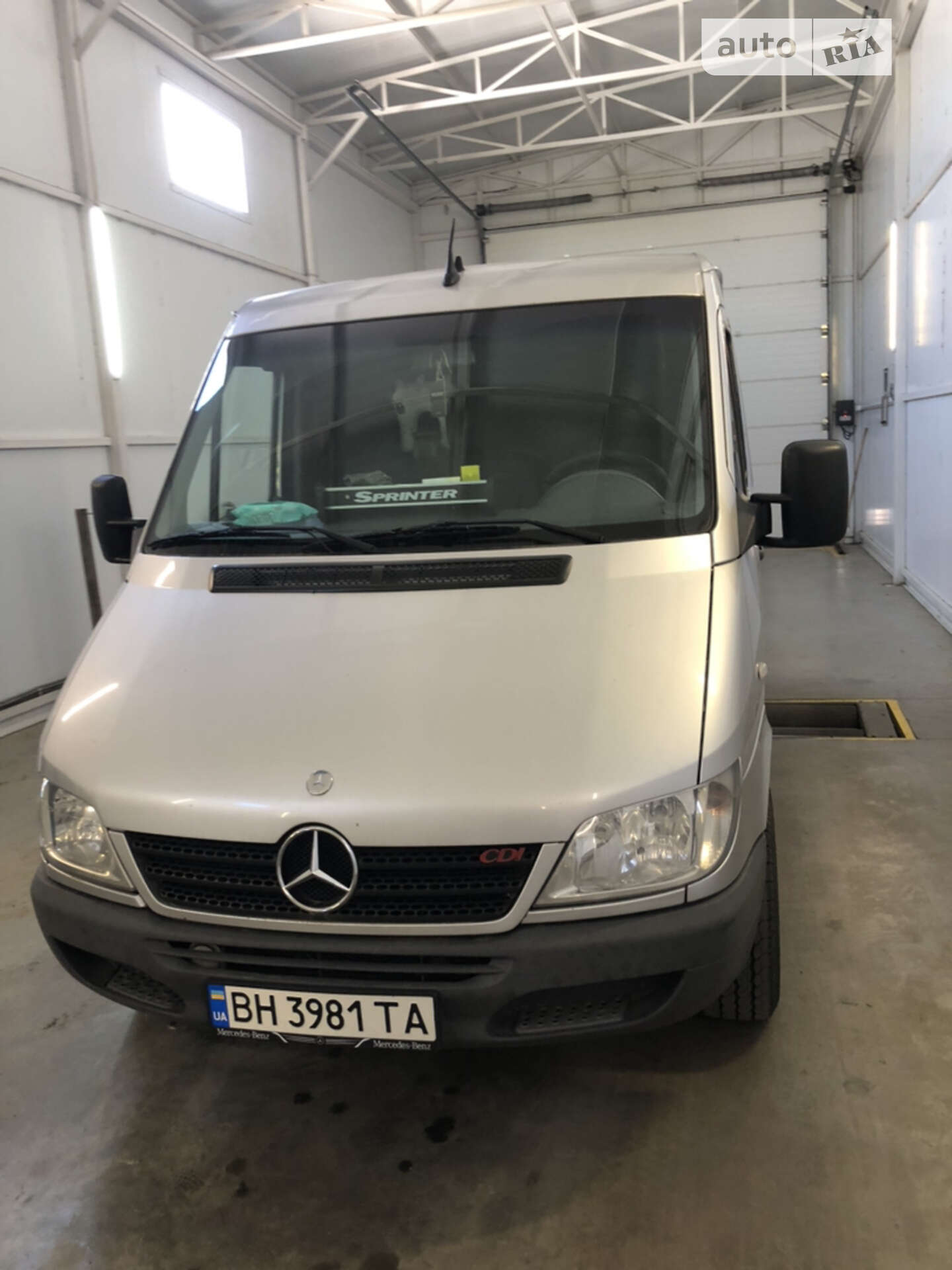MERCEDES-BENZ 213CDI 2005