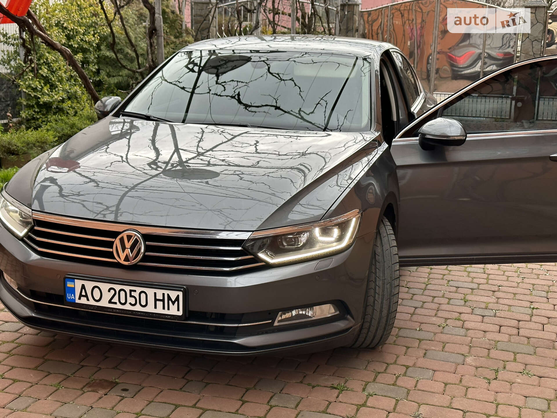 VOLKSWAGEN PASSAT 2016