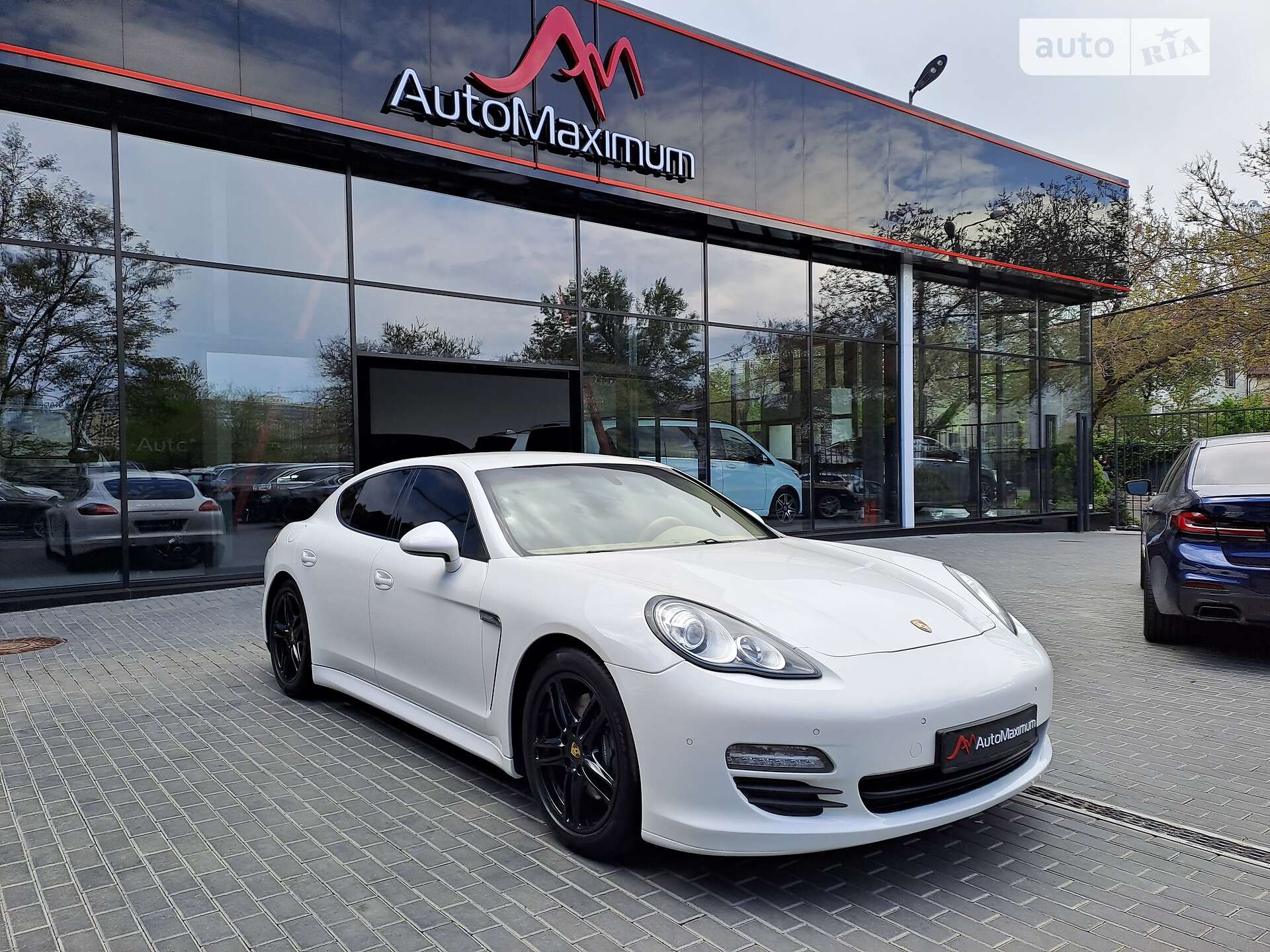 Головне фото звіту автомобіля PORSCHE PANAMERA 2011