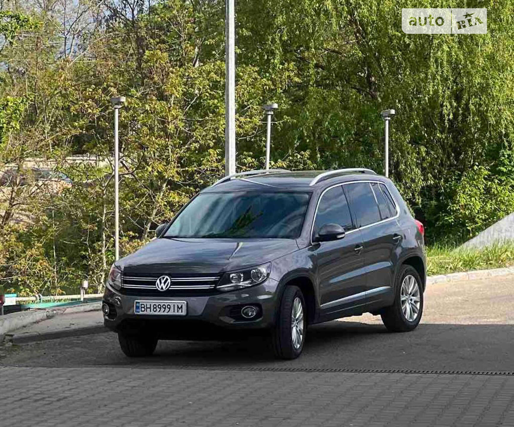 VOLKSWAGEN TIGUAN 2011