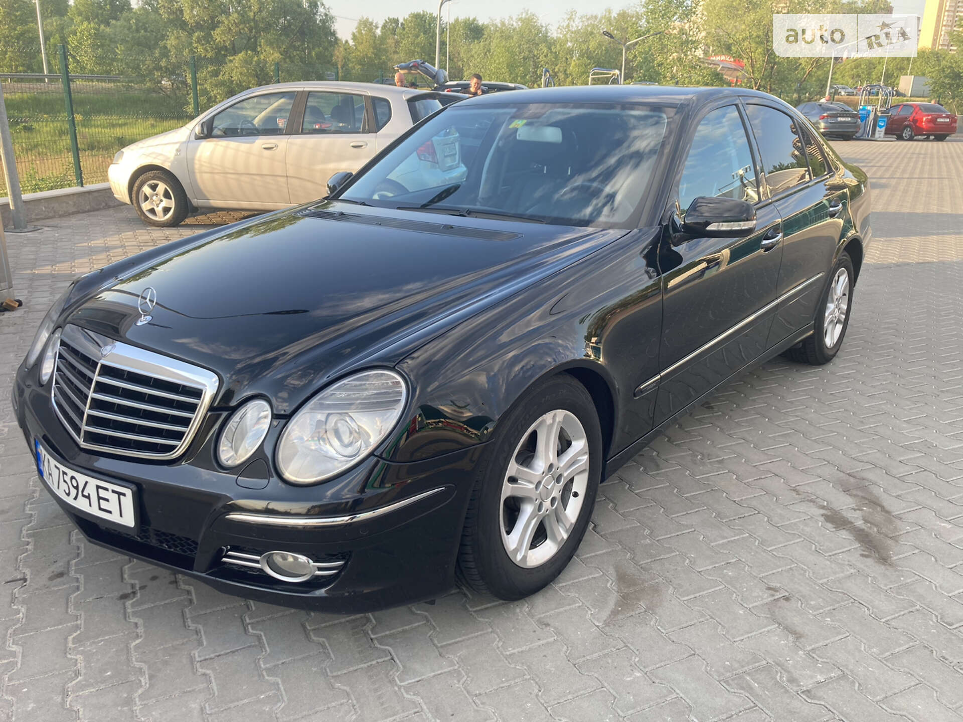 MERCEDES-BENZ E 220 D