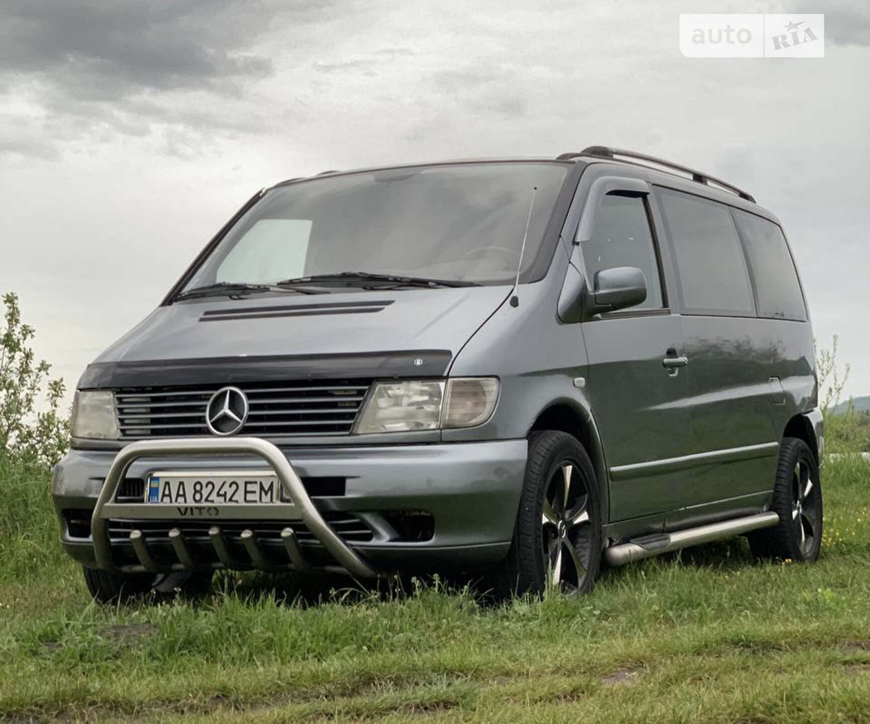 MERCEDES-BENZ 110 2002