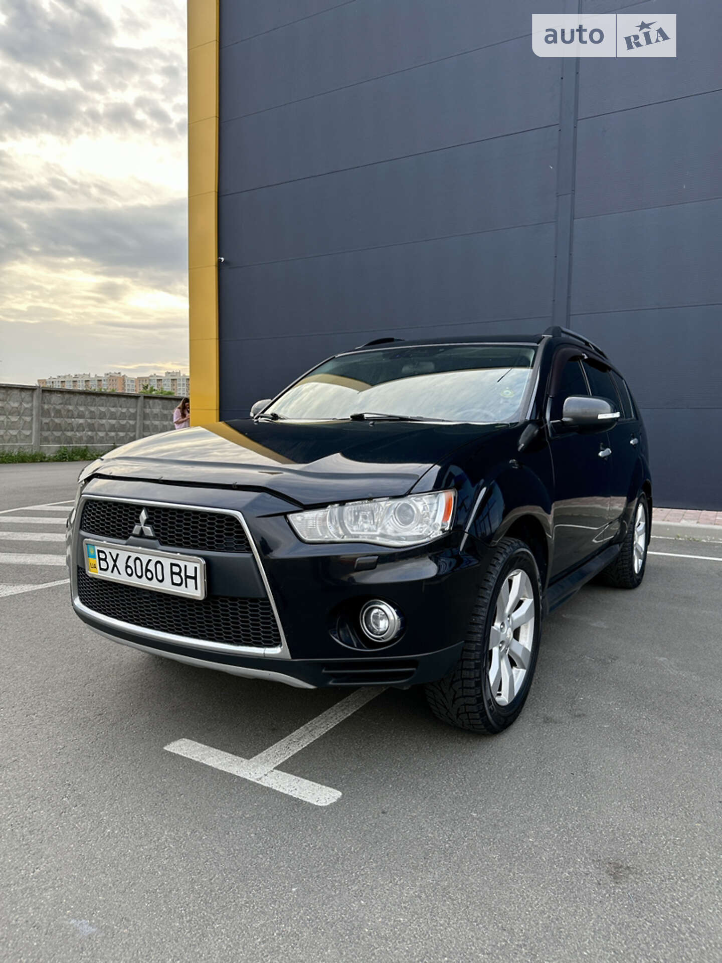 MITSUBISHI OUTLANDER 2012